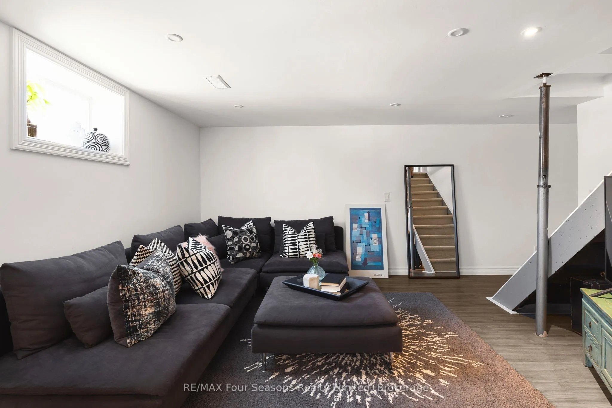 50 Amaranth Street W