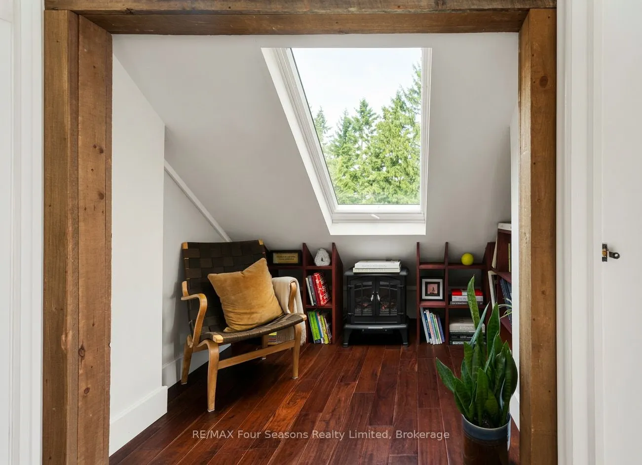 50 Amaranth Street W
