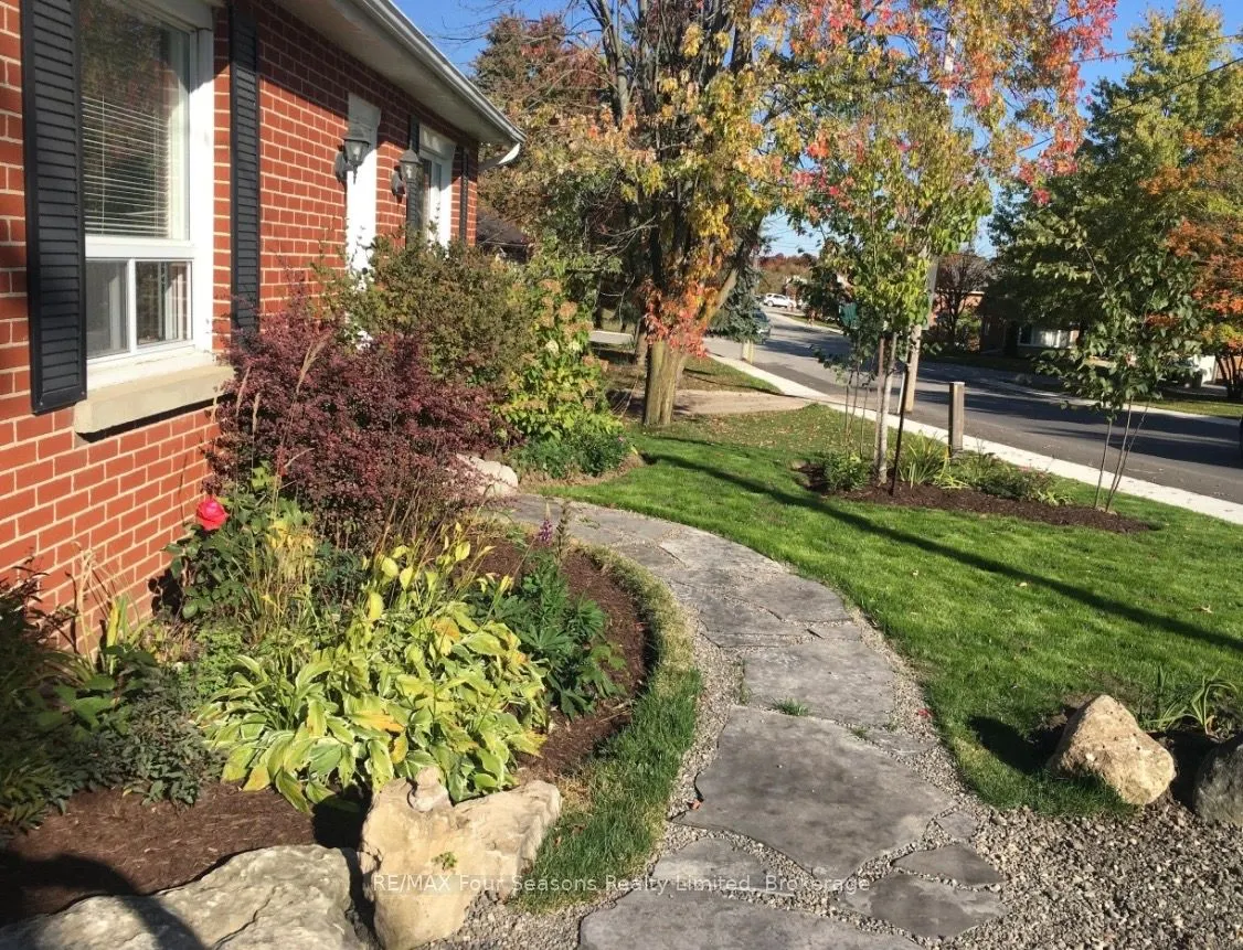 50 Amaranth Street W