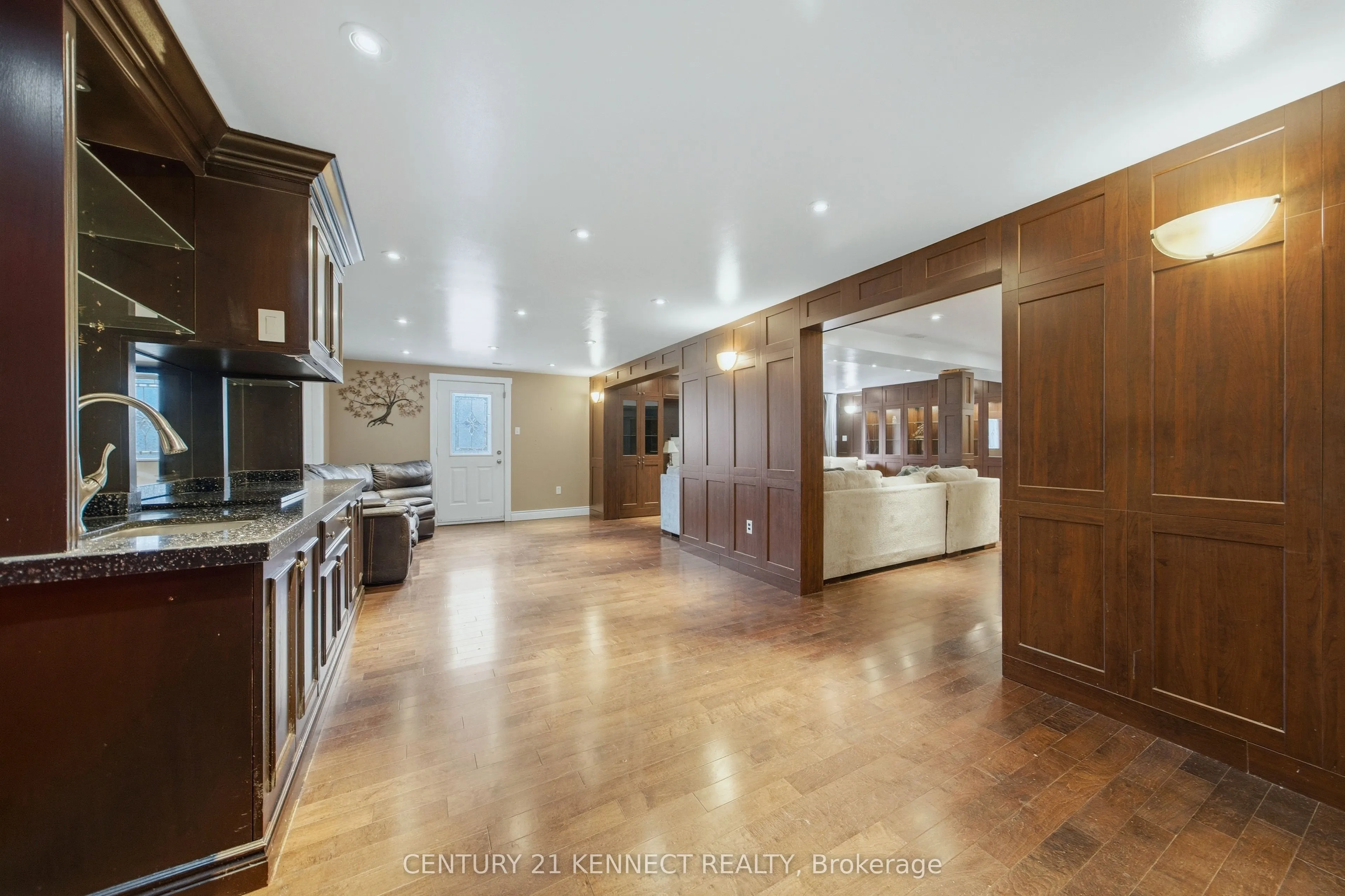 6 Laing Court
