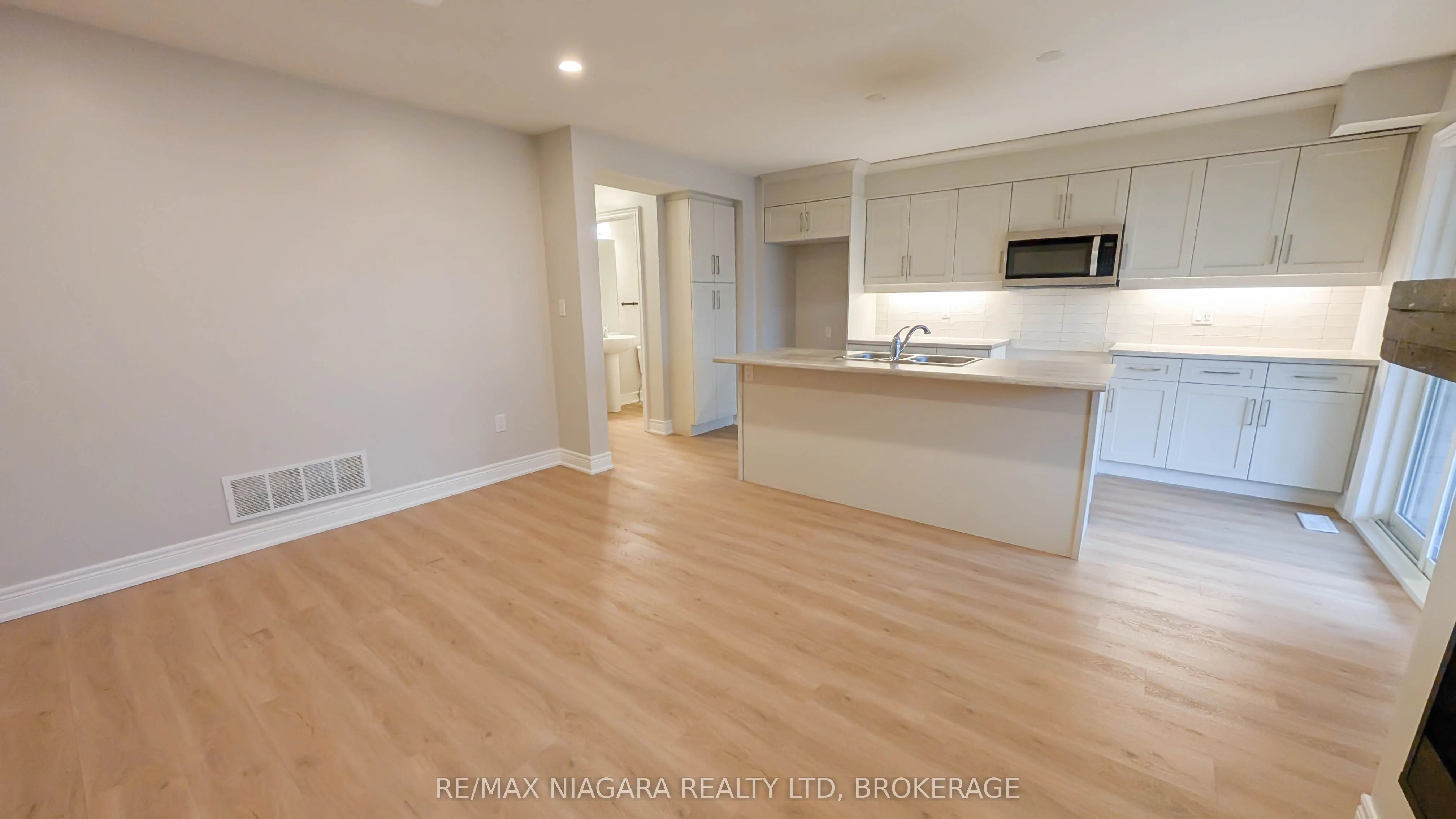 340 PROSPECT POINT Road N #18