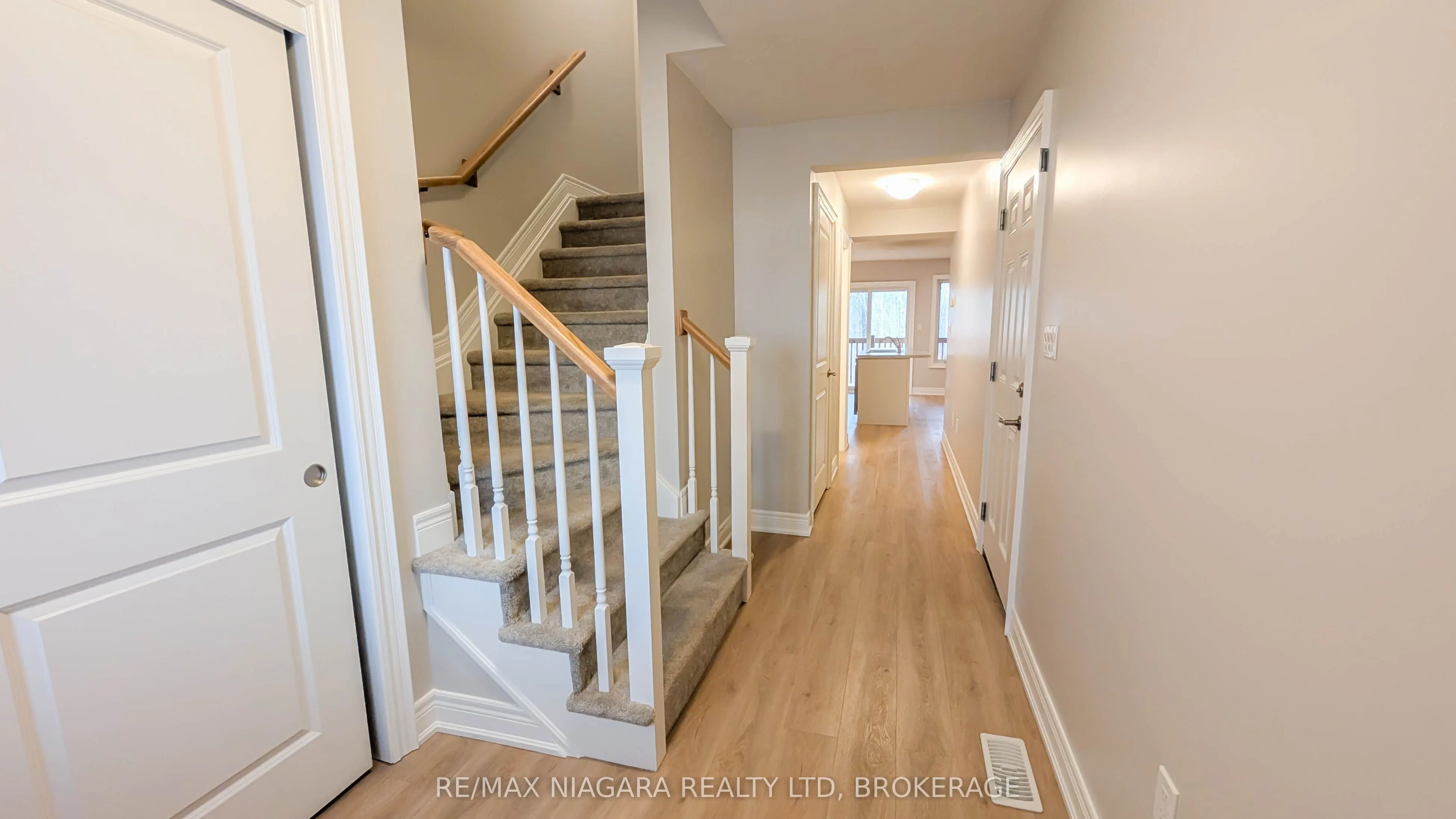 340 PROSPECT POINT Road N #18