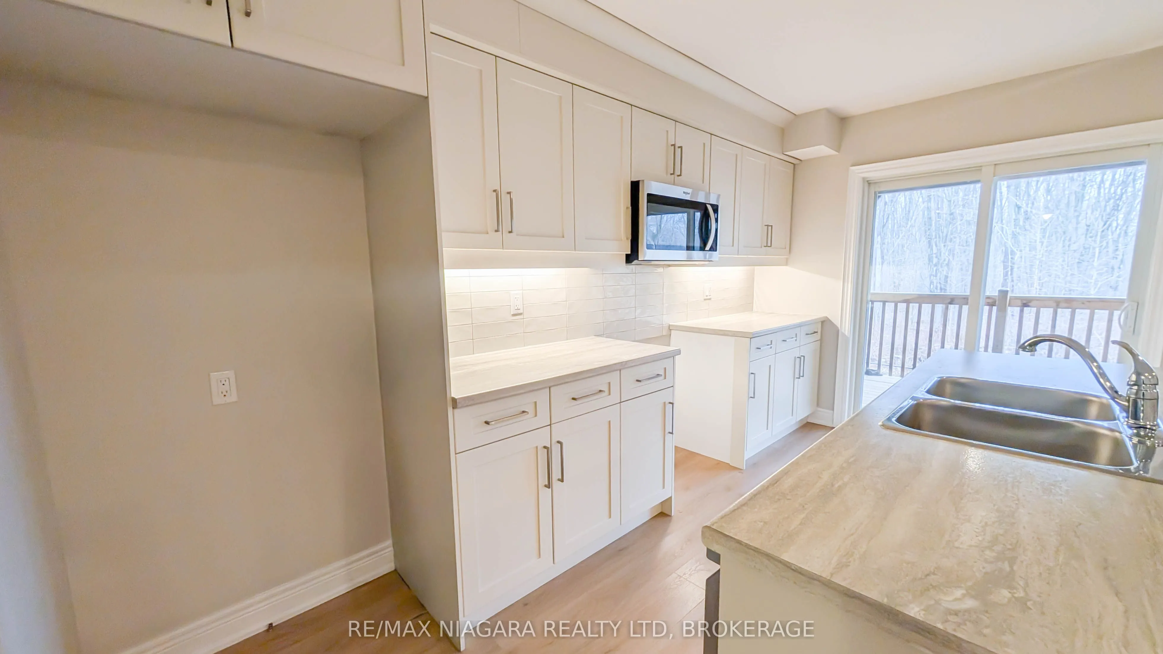 340 PROSPECT POINT Road N #18