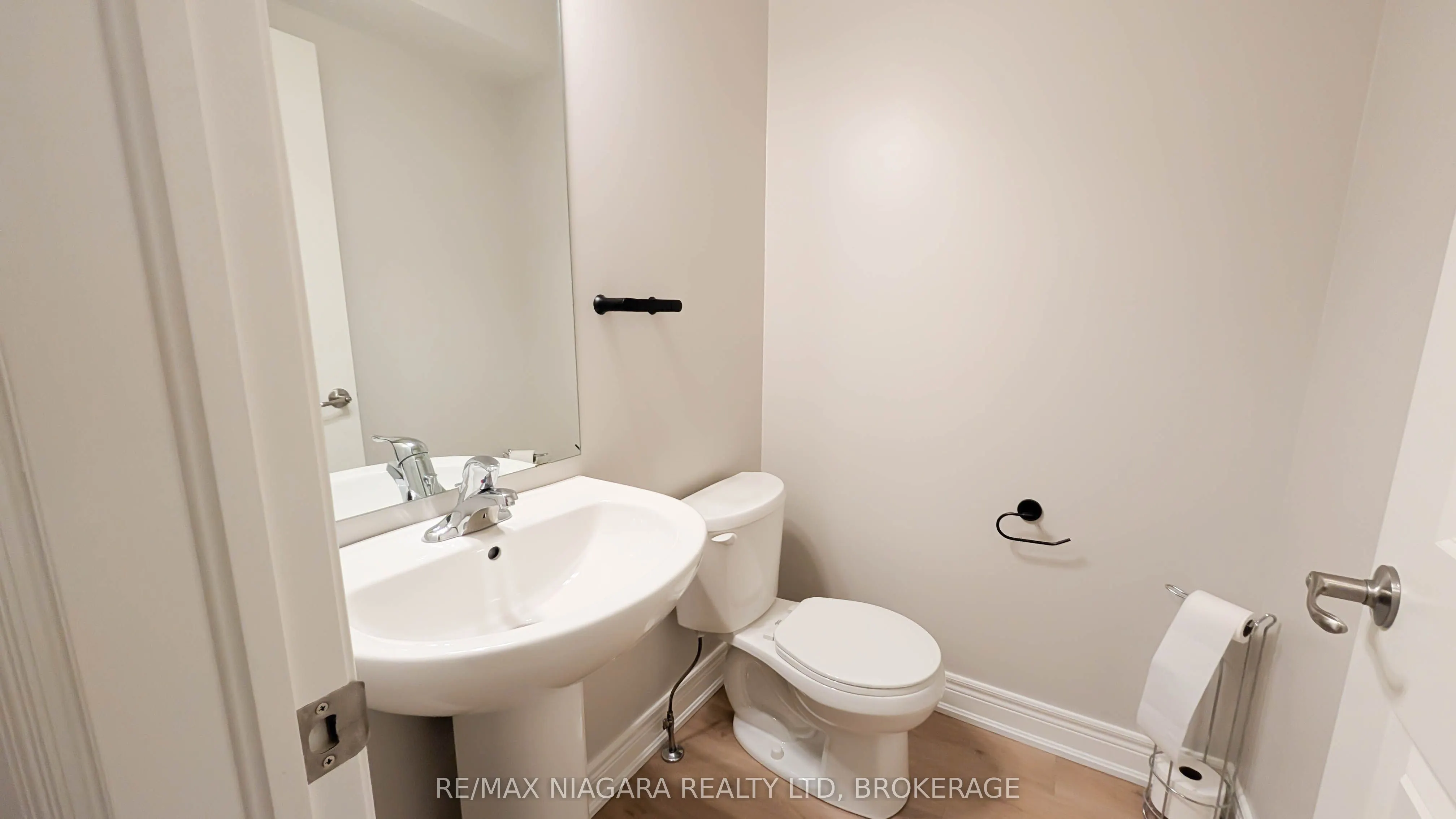 340 PROSPECT POINT Road N #18