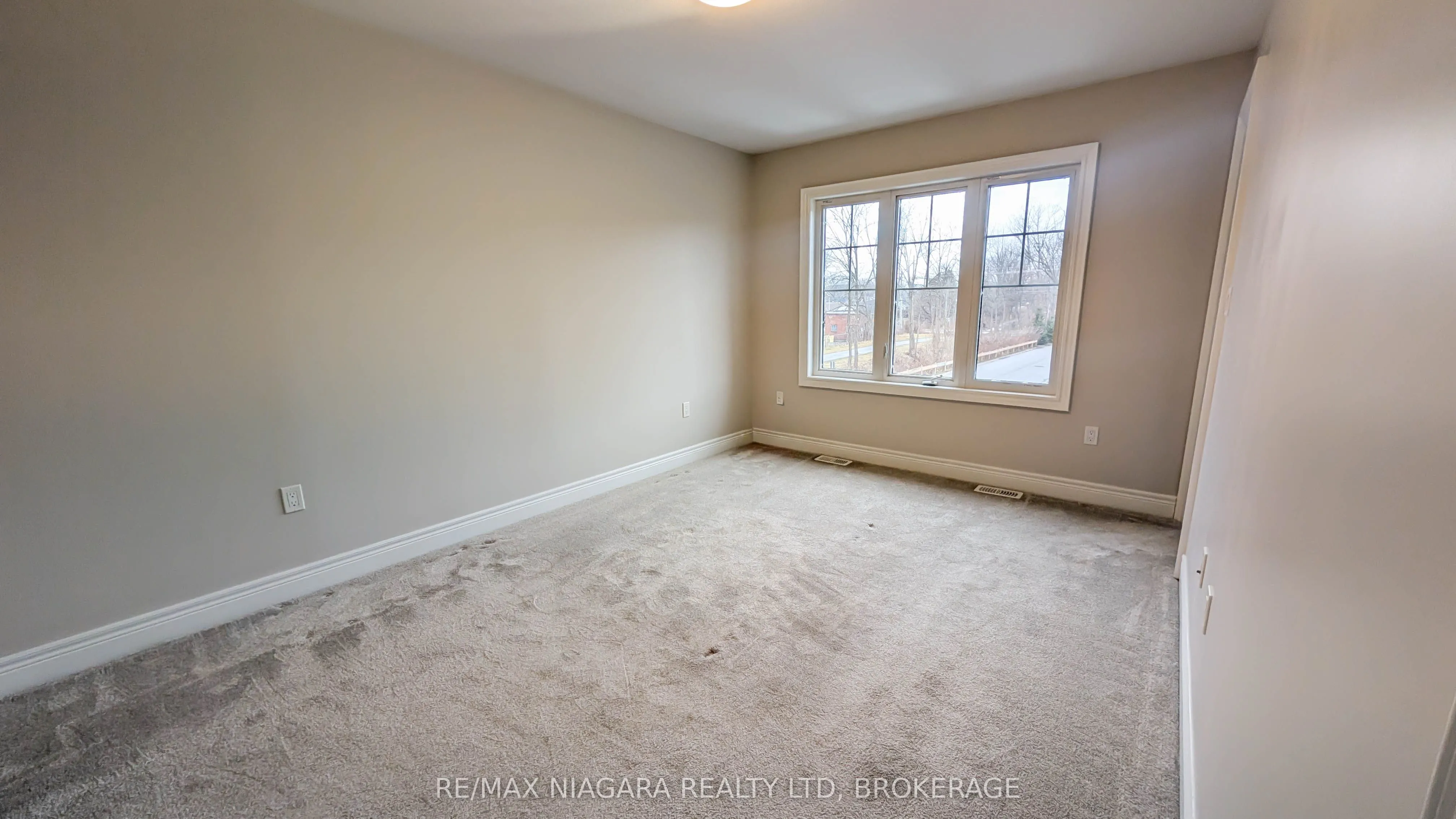 340 PROSPECT POINT Road N #18