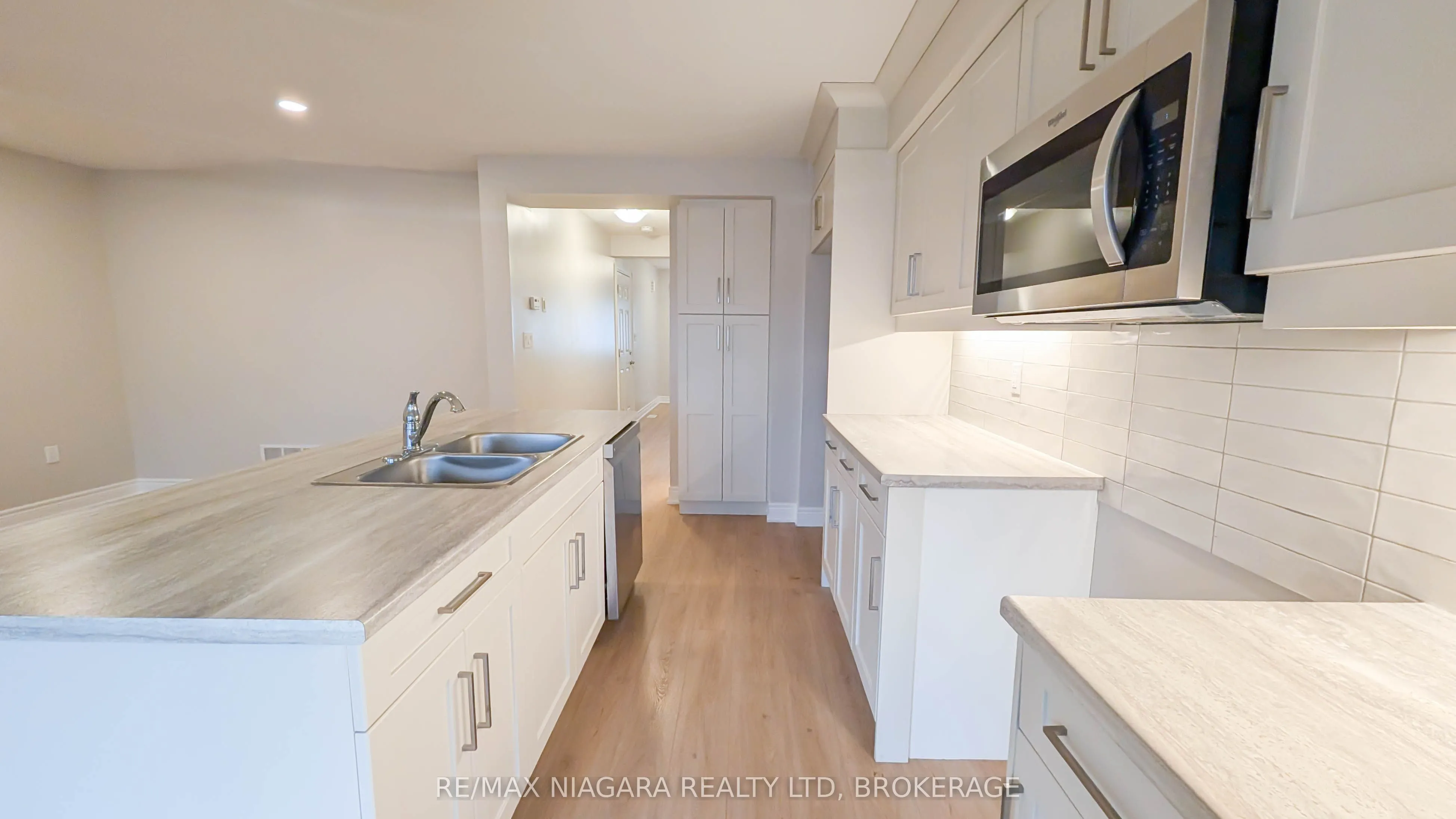 340 PROSPECT POINT Road N #18