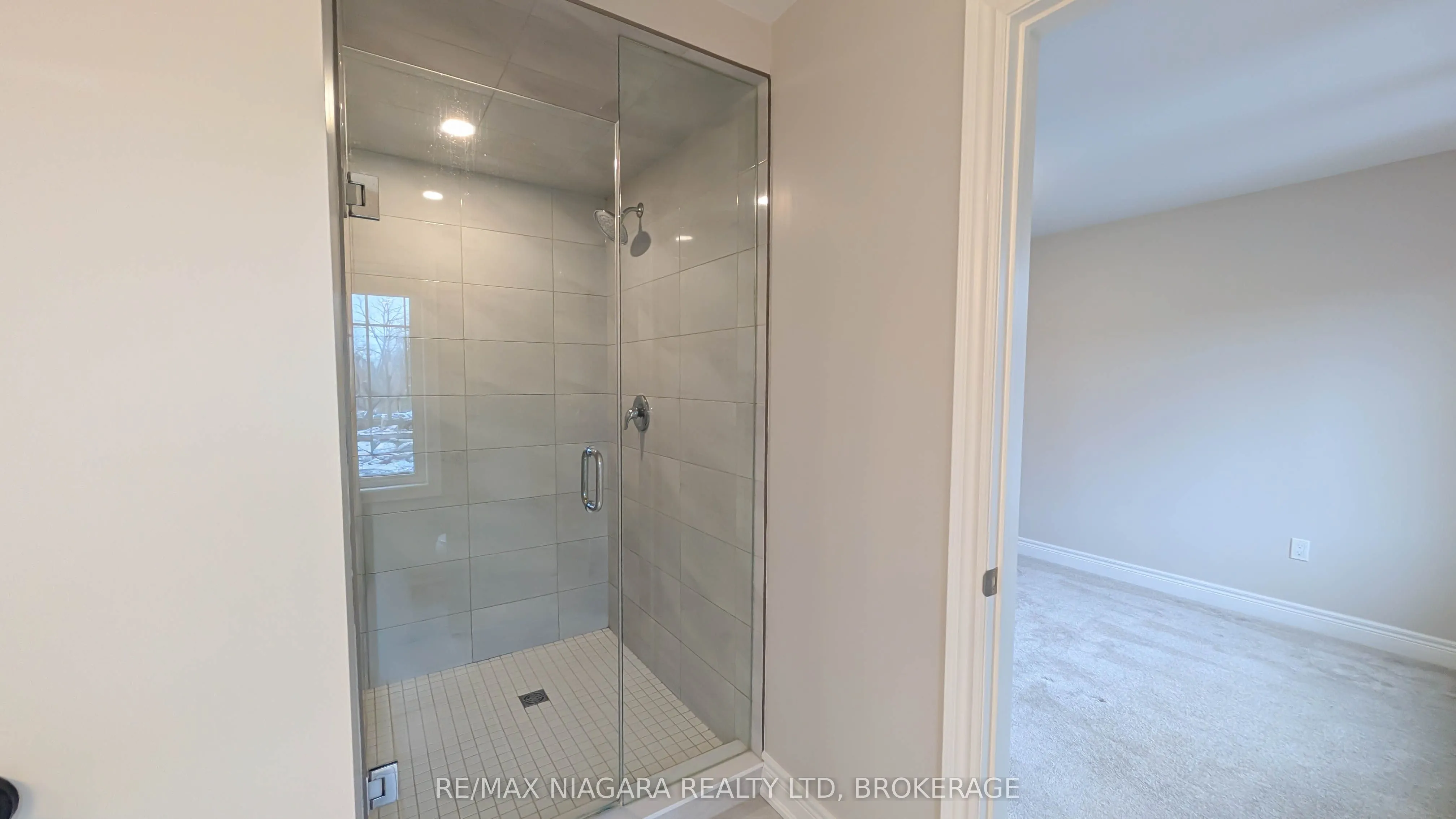 340 PROSPECT POINT Road N #18