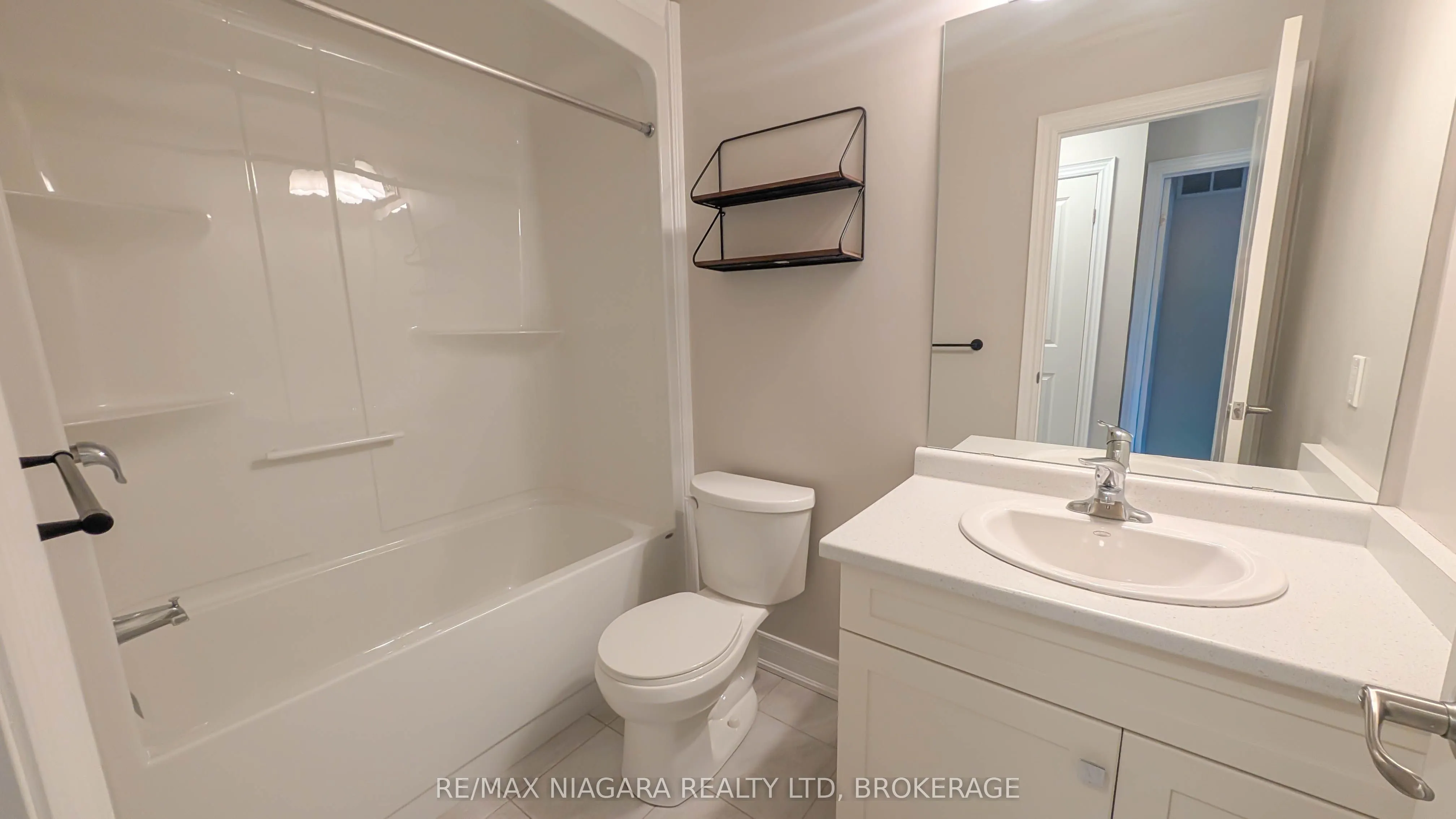 340 PROSPECT POINT Road N #18