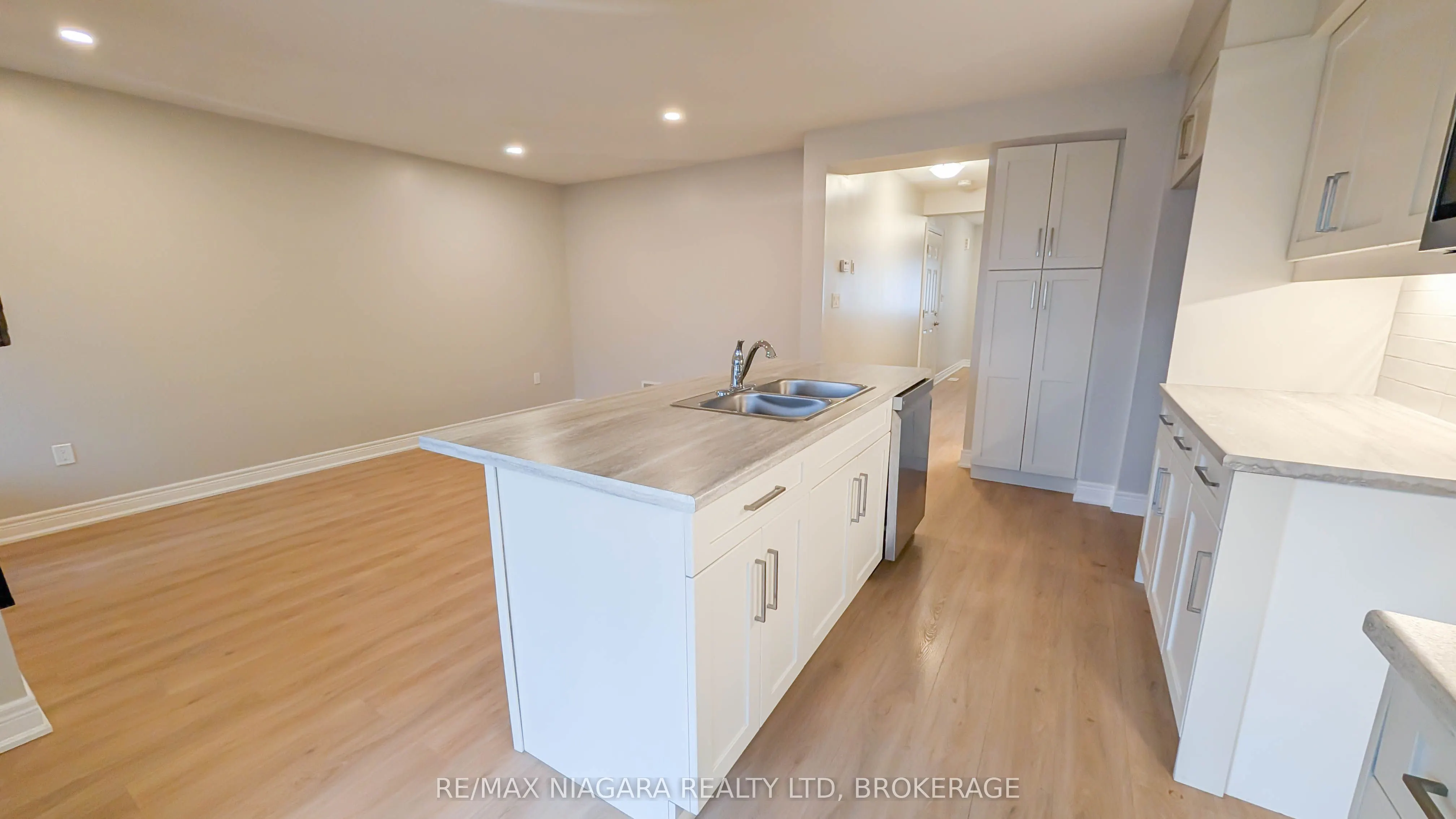 340 PROSPECT POINT Road N #18