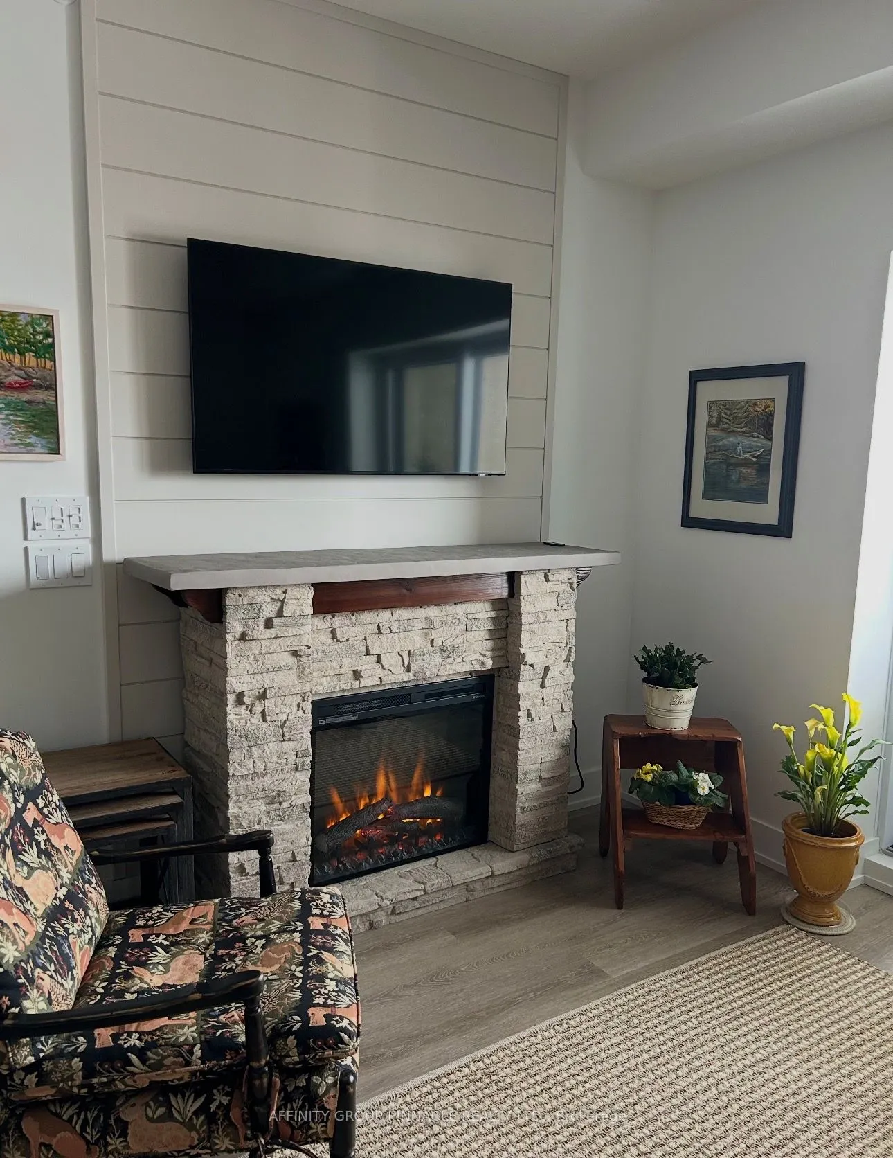 19 A West Street N #302