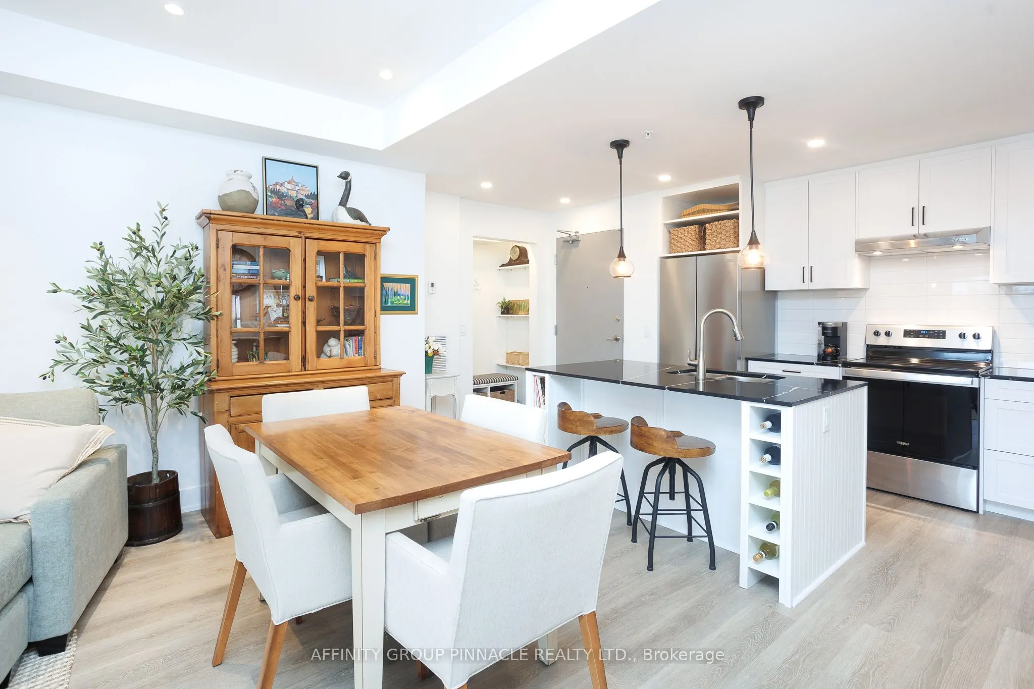 19 A West Street N #302