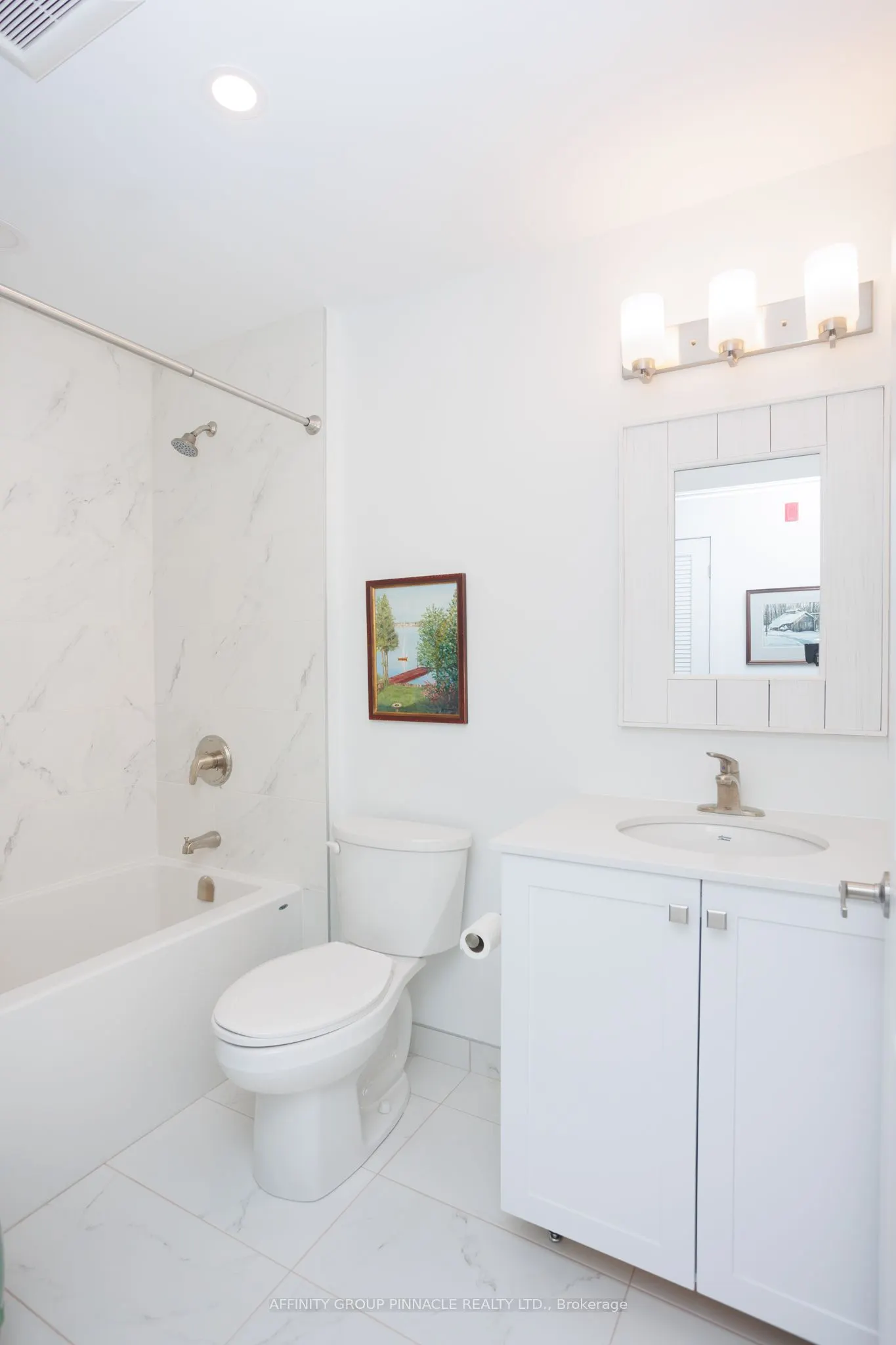 19 A West Street N #302