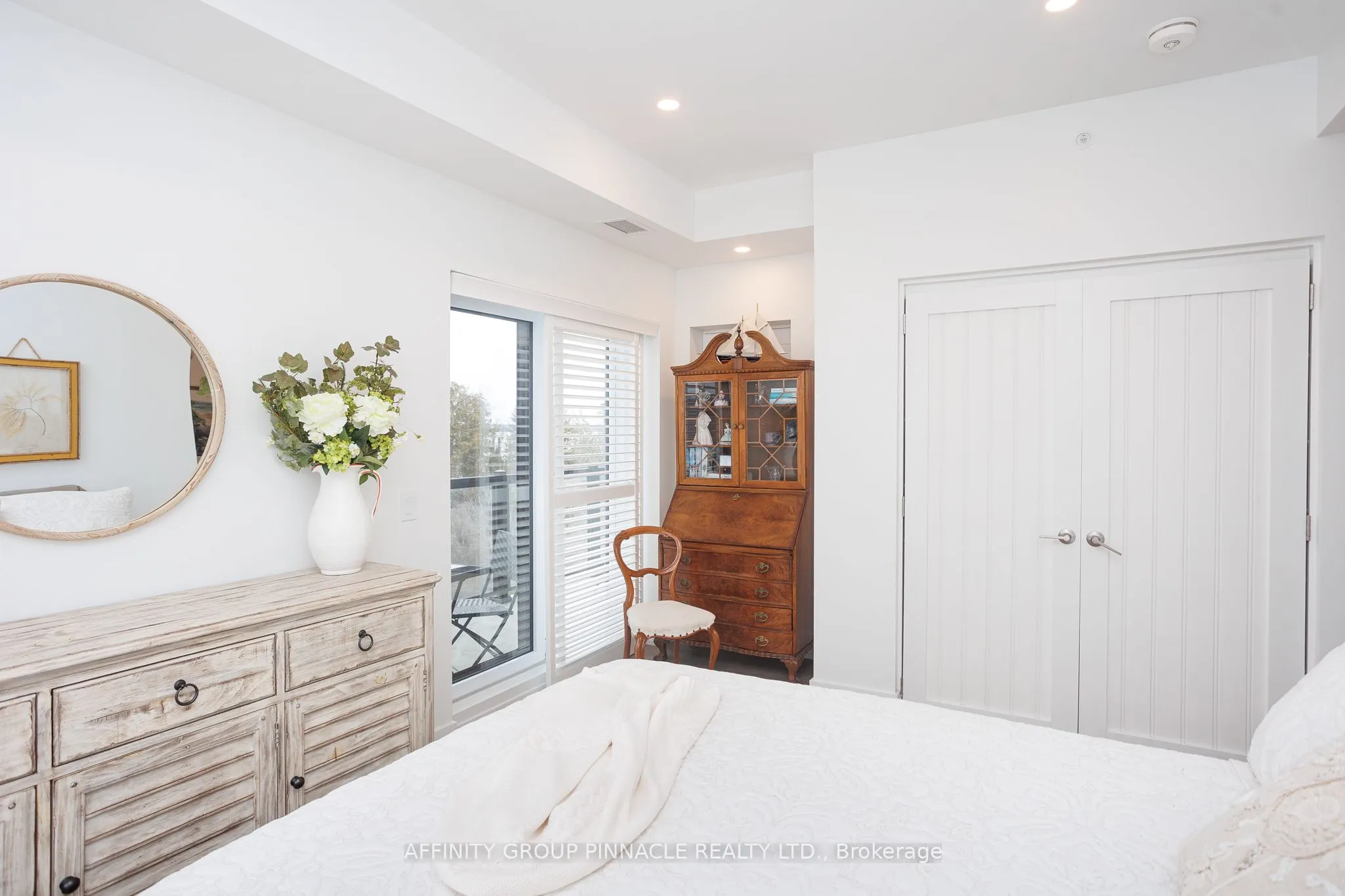 19 A West Street N #302