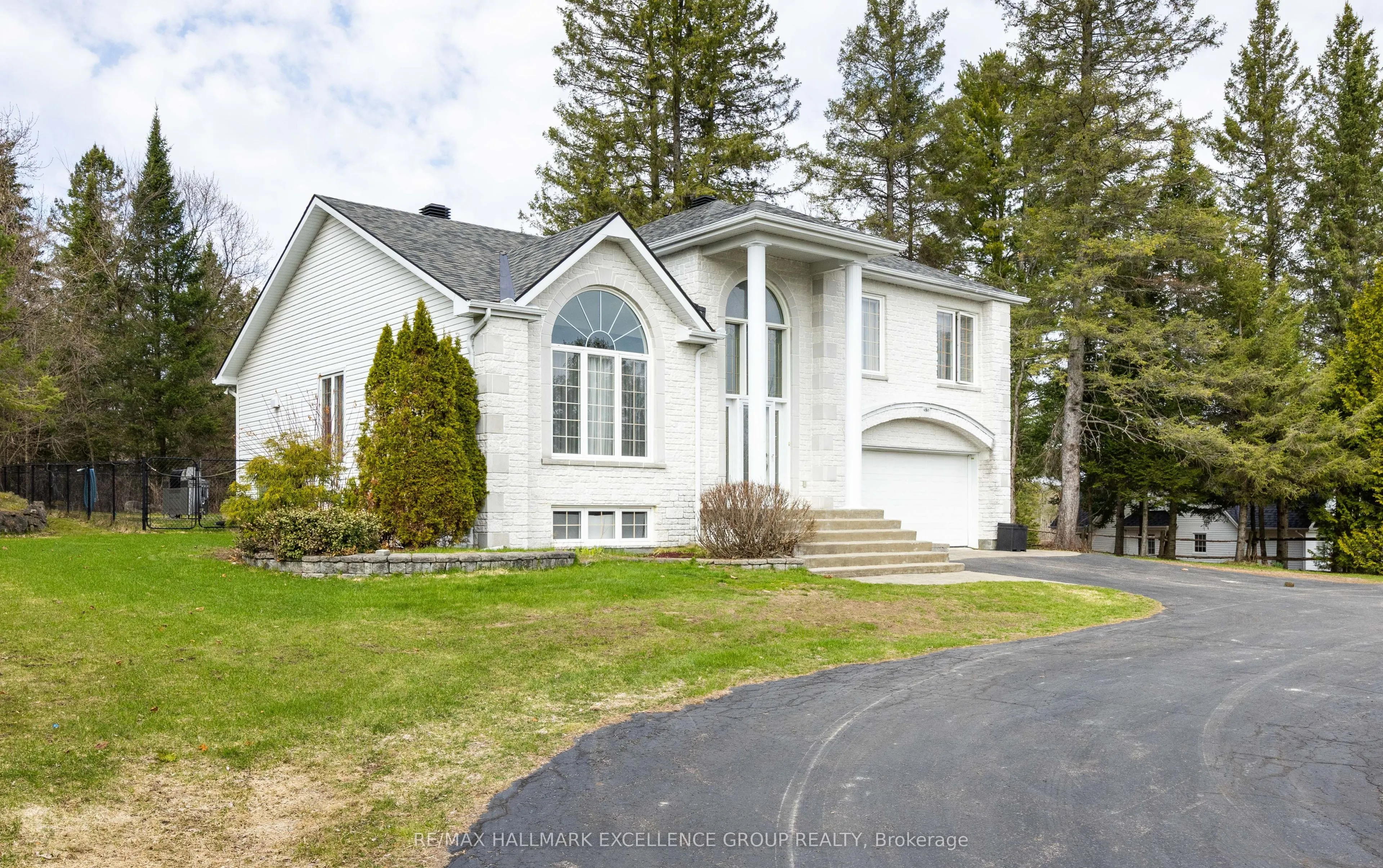 480 Du Ruisseau Street