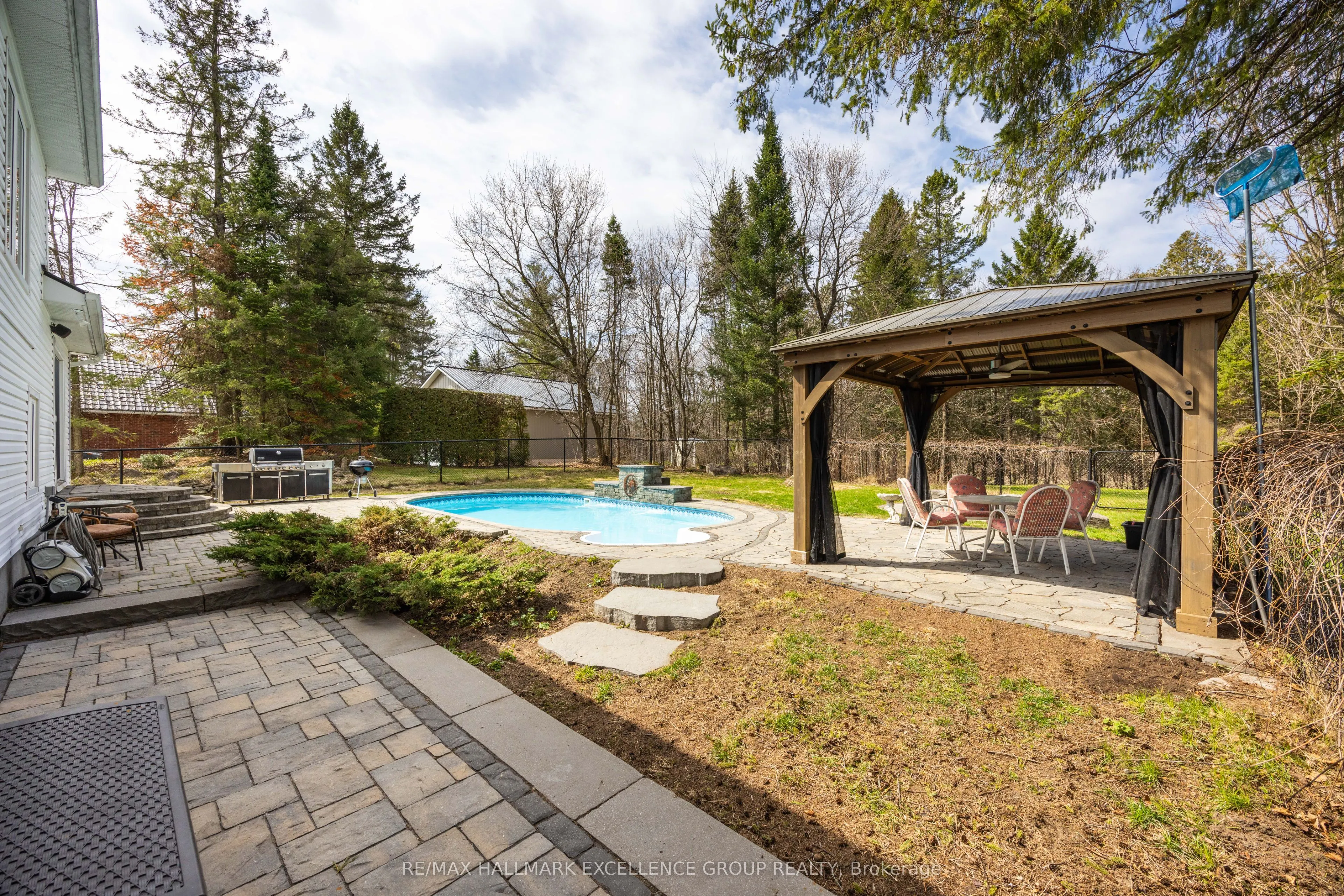 480 Du Ruisseau Street