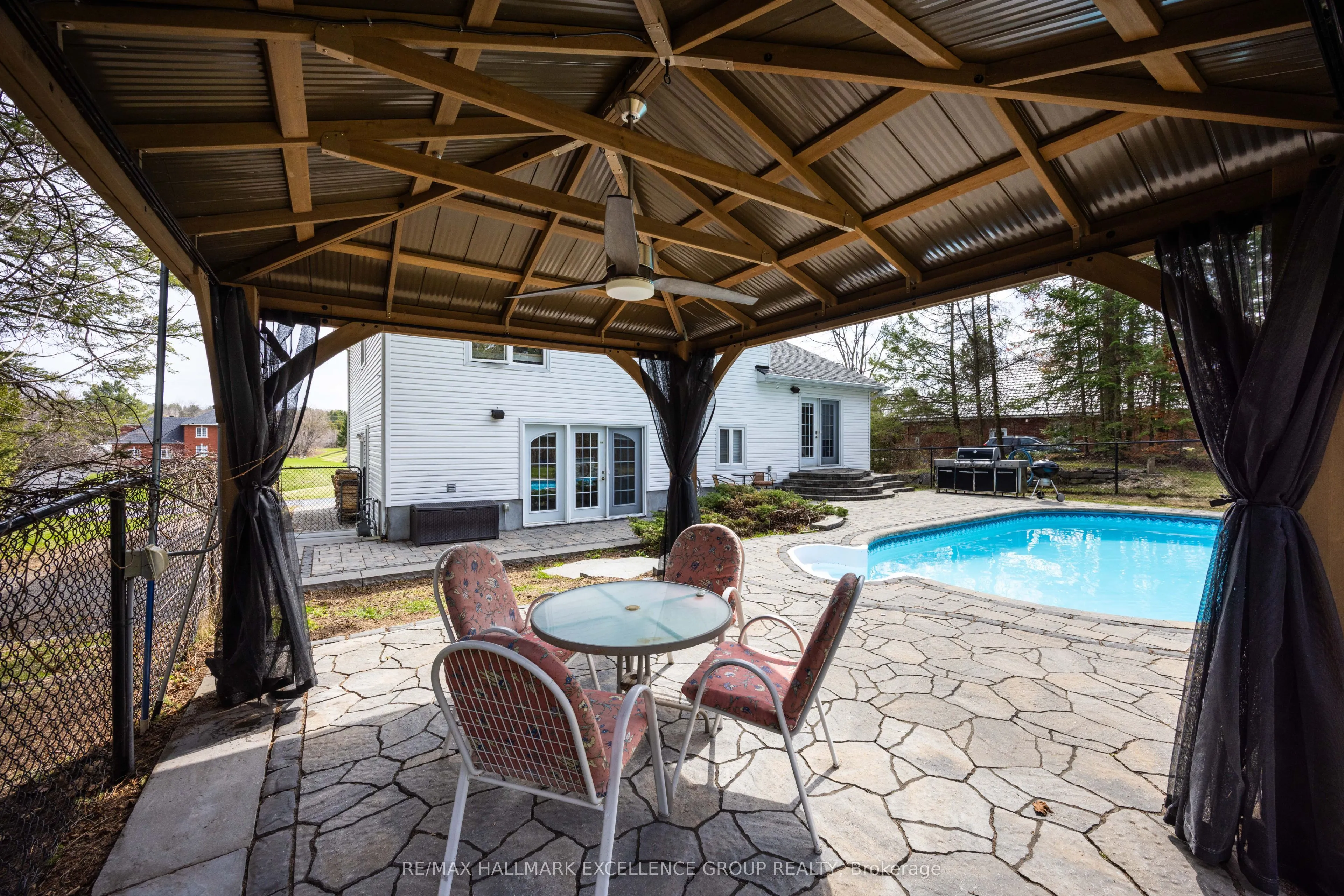 480 Du Ruisseau Street