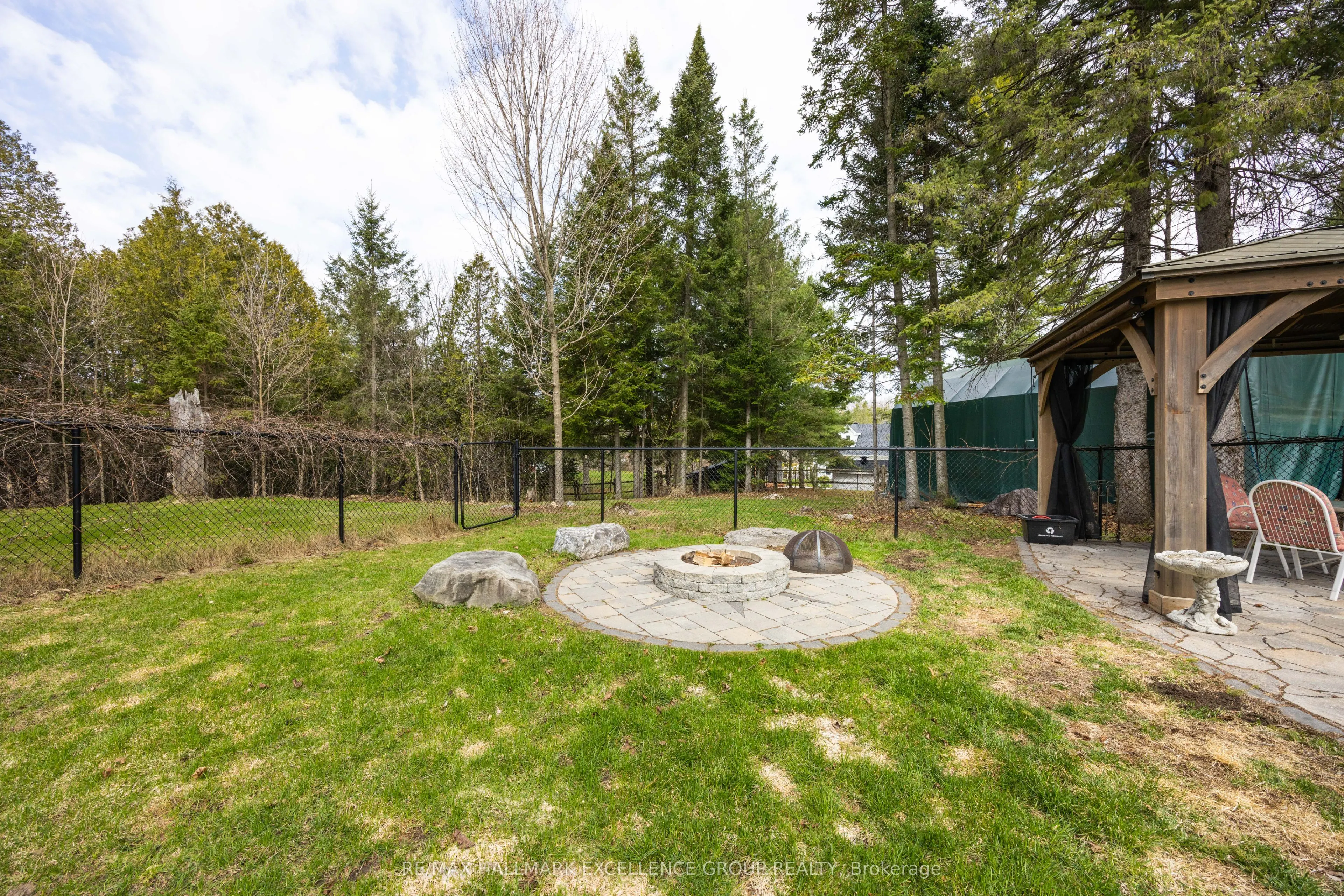 480 Du Ruisseau Street
