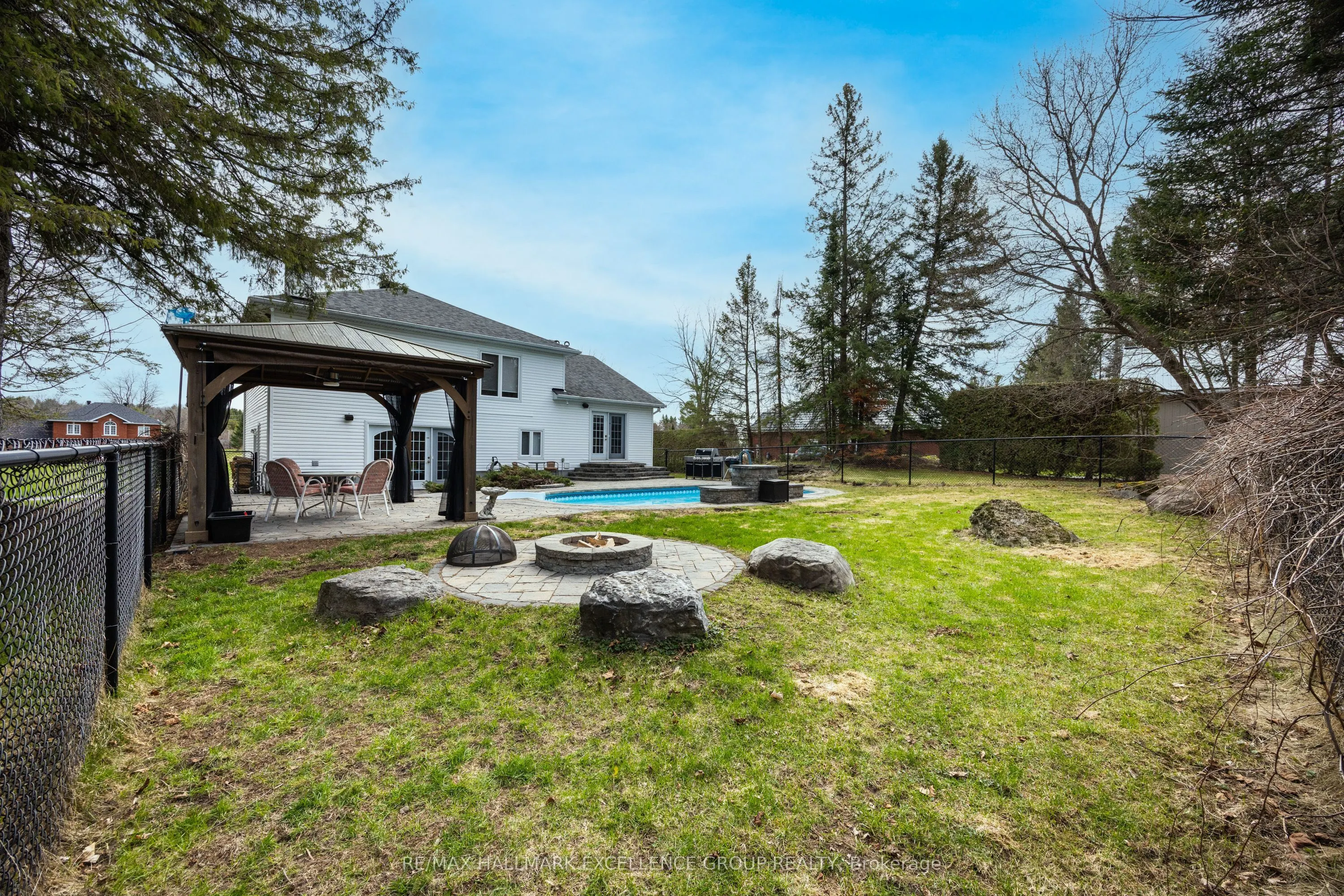 480 Du Ruisseau Street