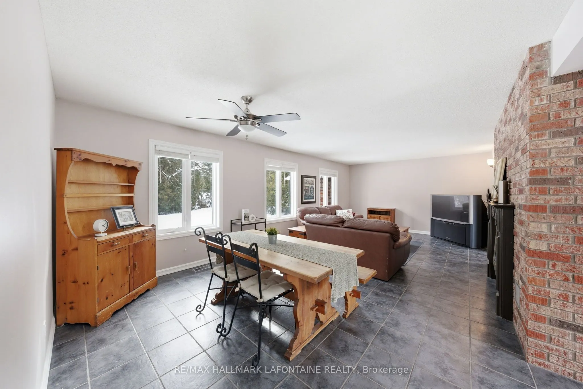 1460 Kinsella Drive