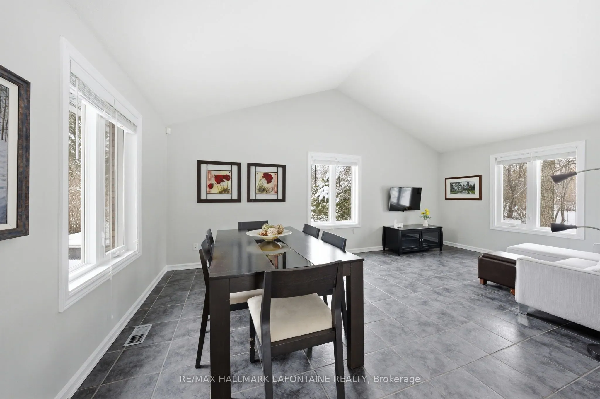 1460 Kinsella Drive