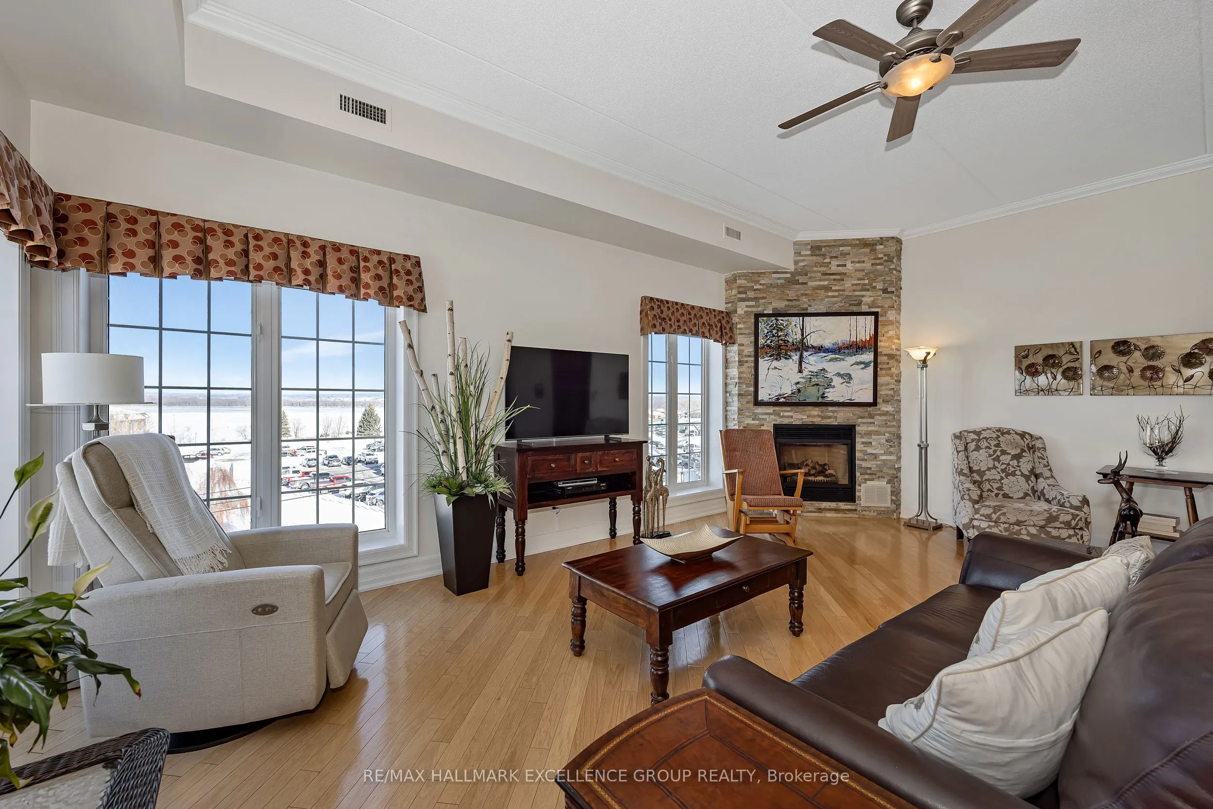 2921 Laurier Street #406