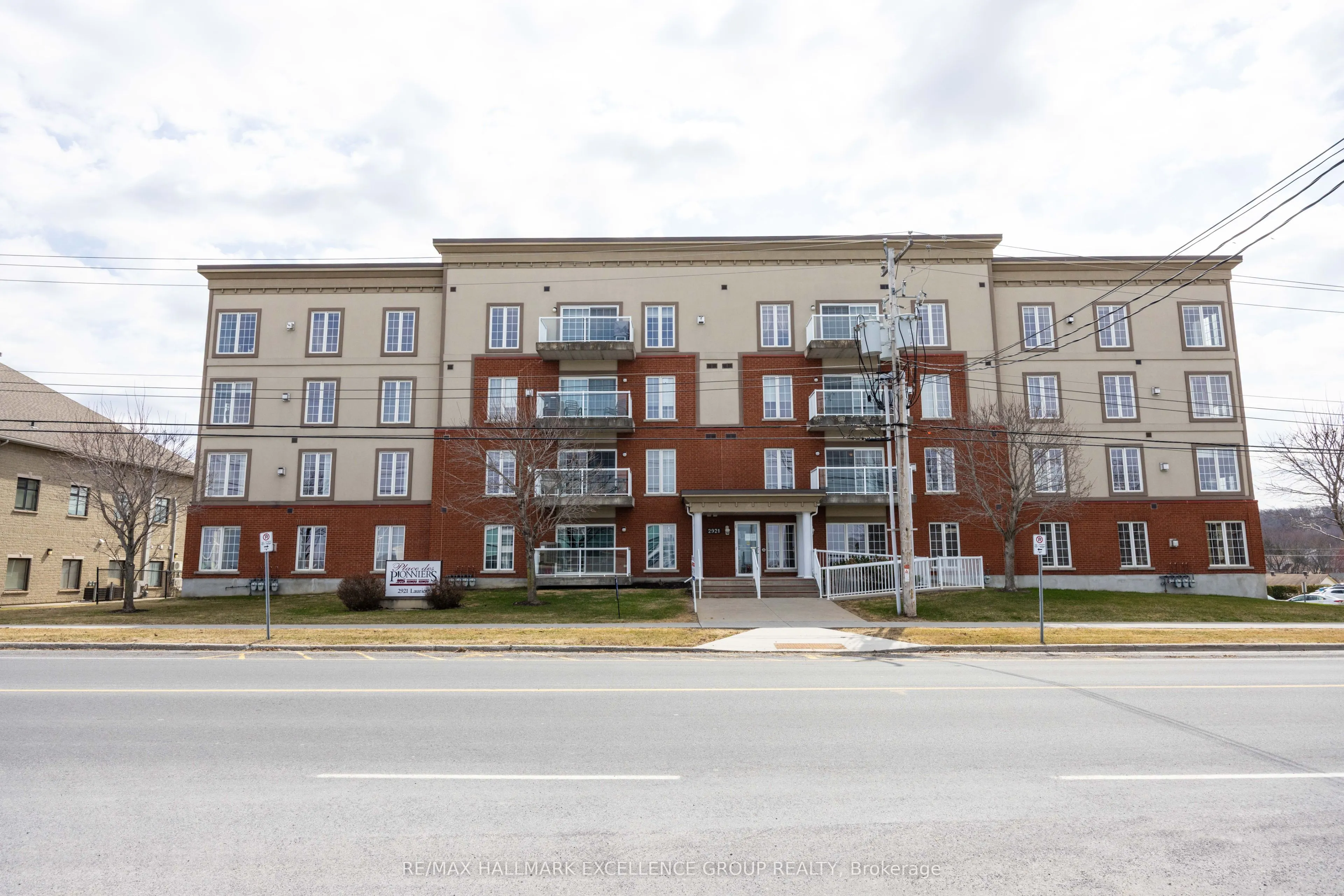 2921 Laurier Street #406