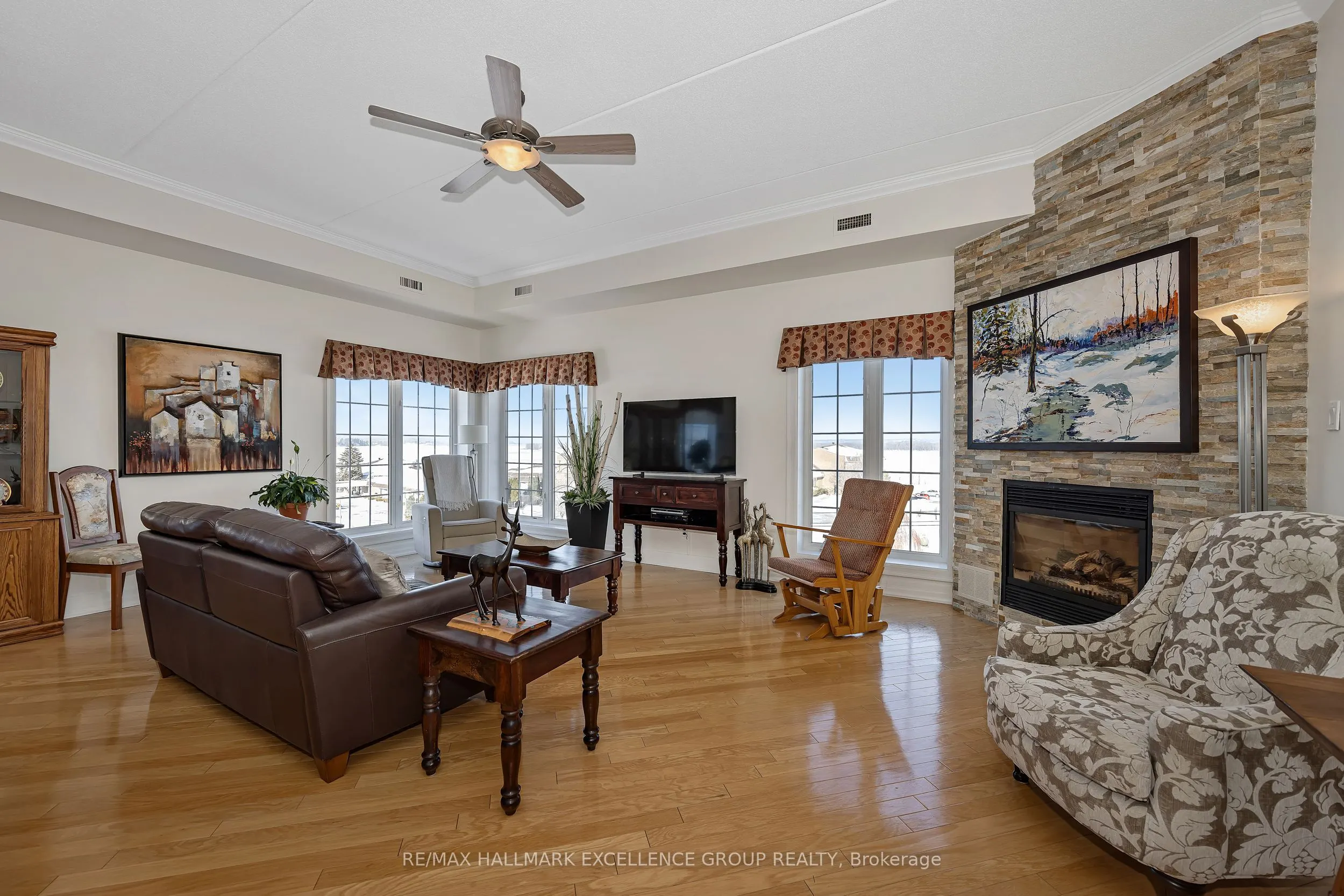 2921 Laurier Street #406