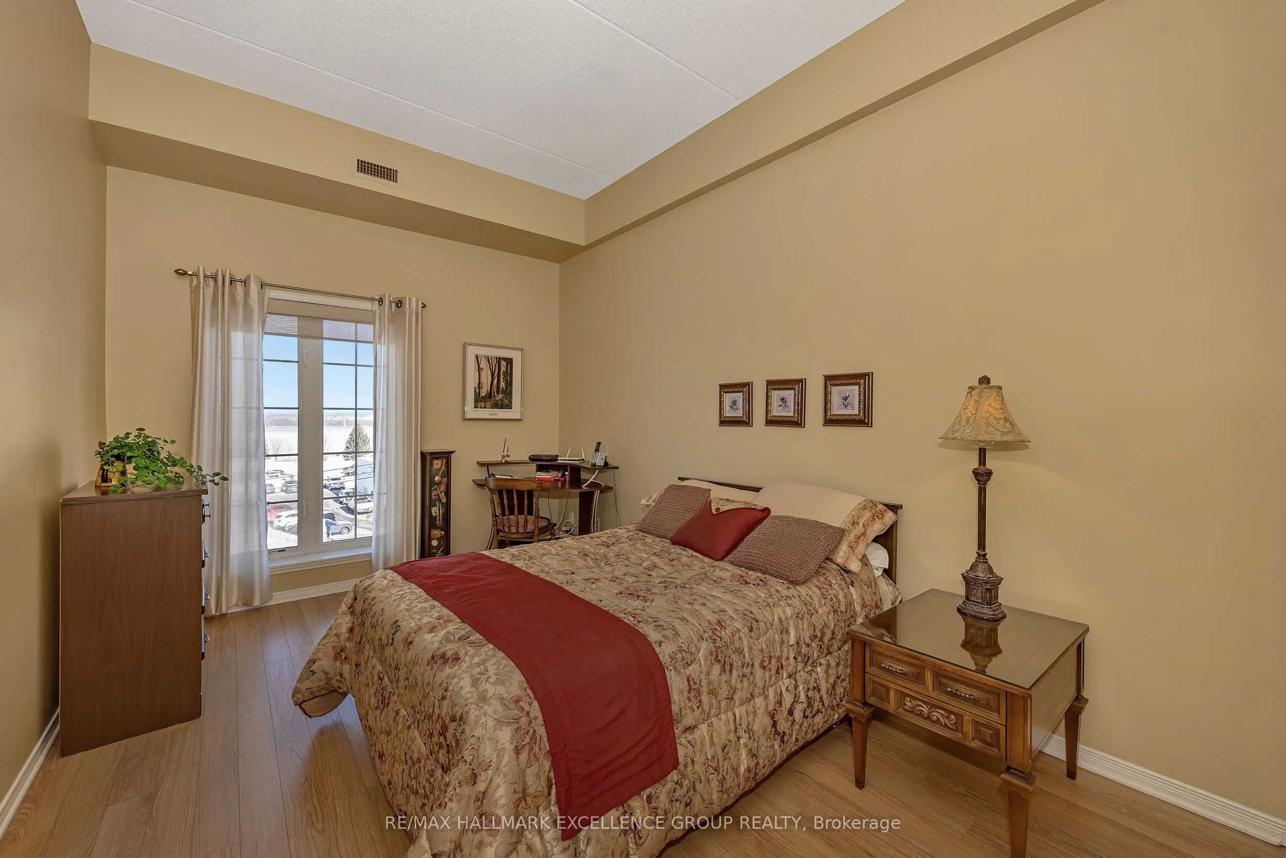 2921 Laurier Street #406