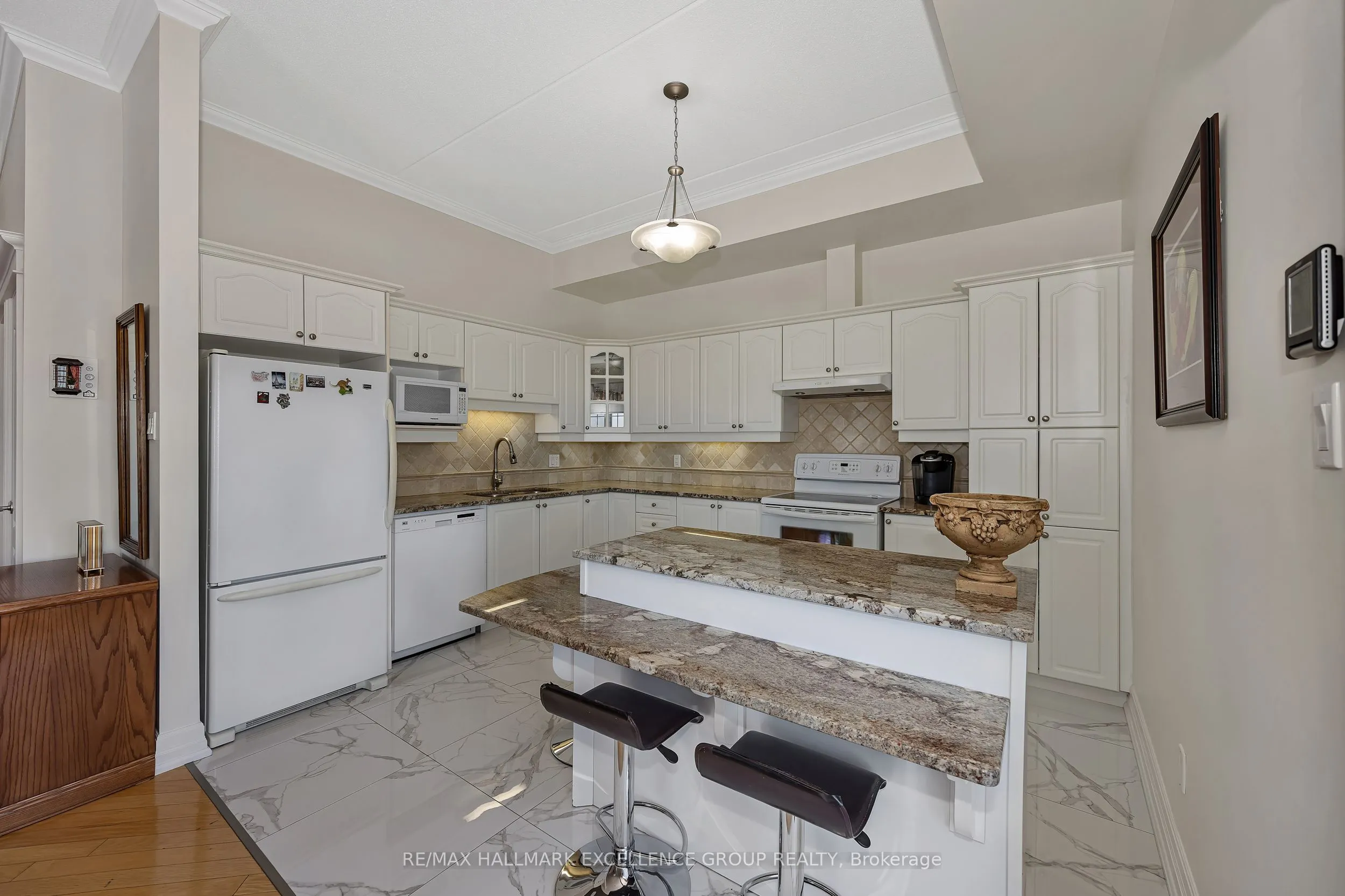 2921 Laurier Street #406