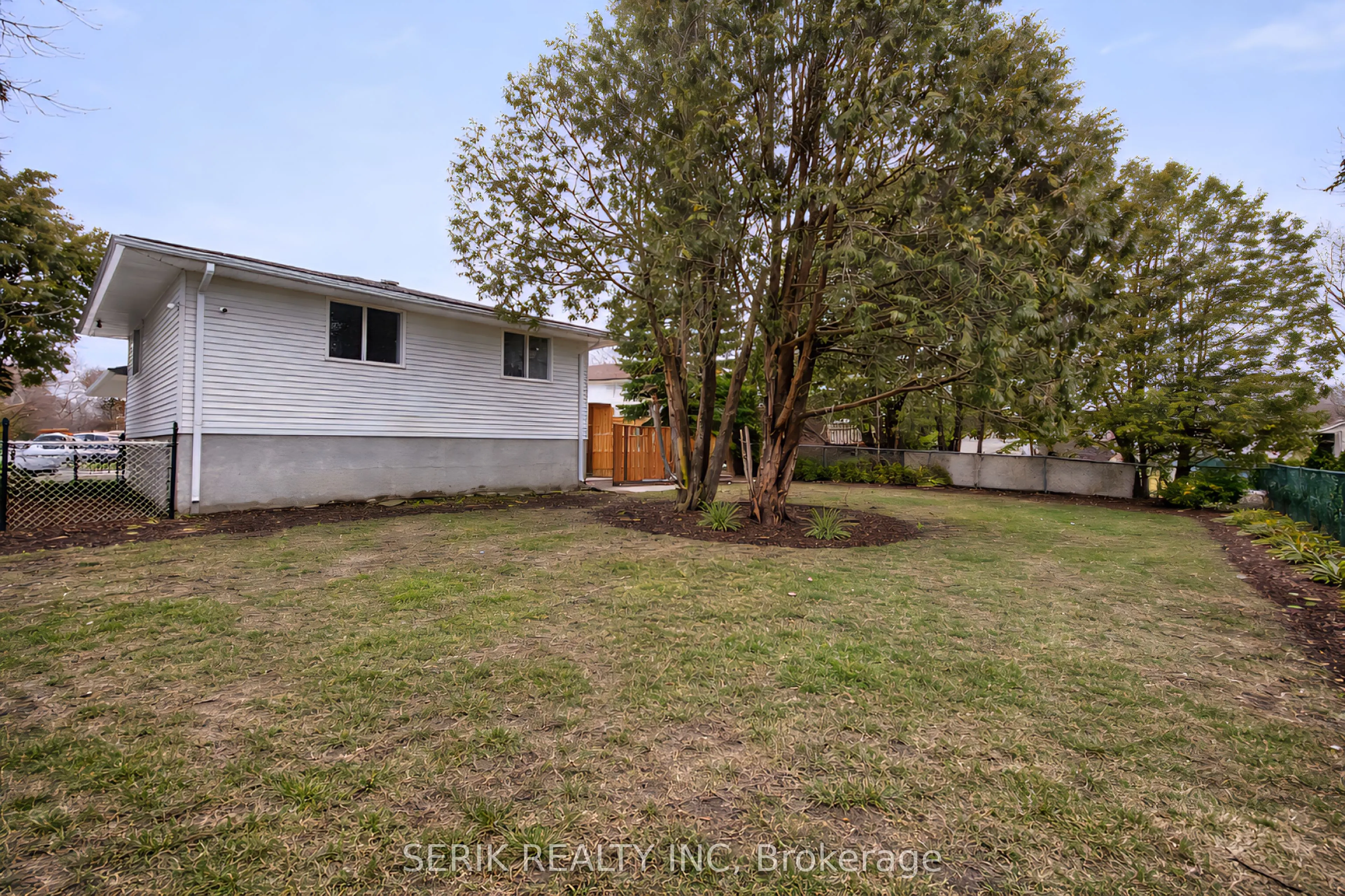 9 Camelot Crescent