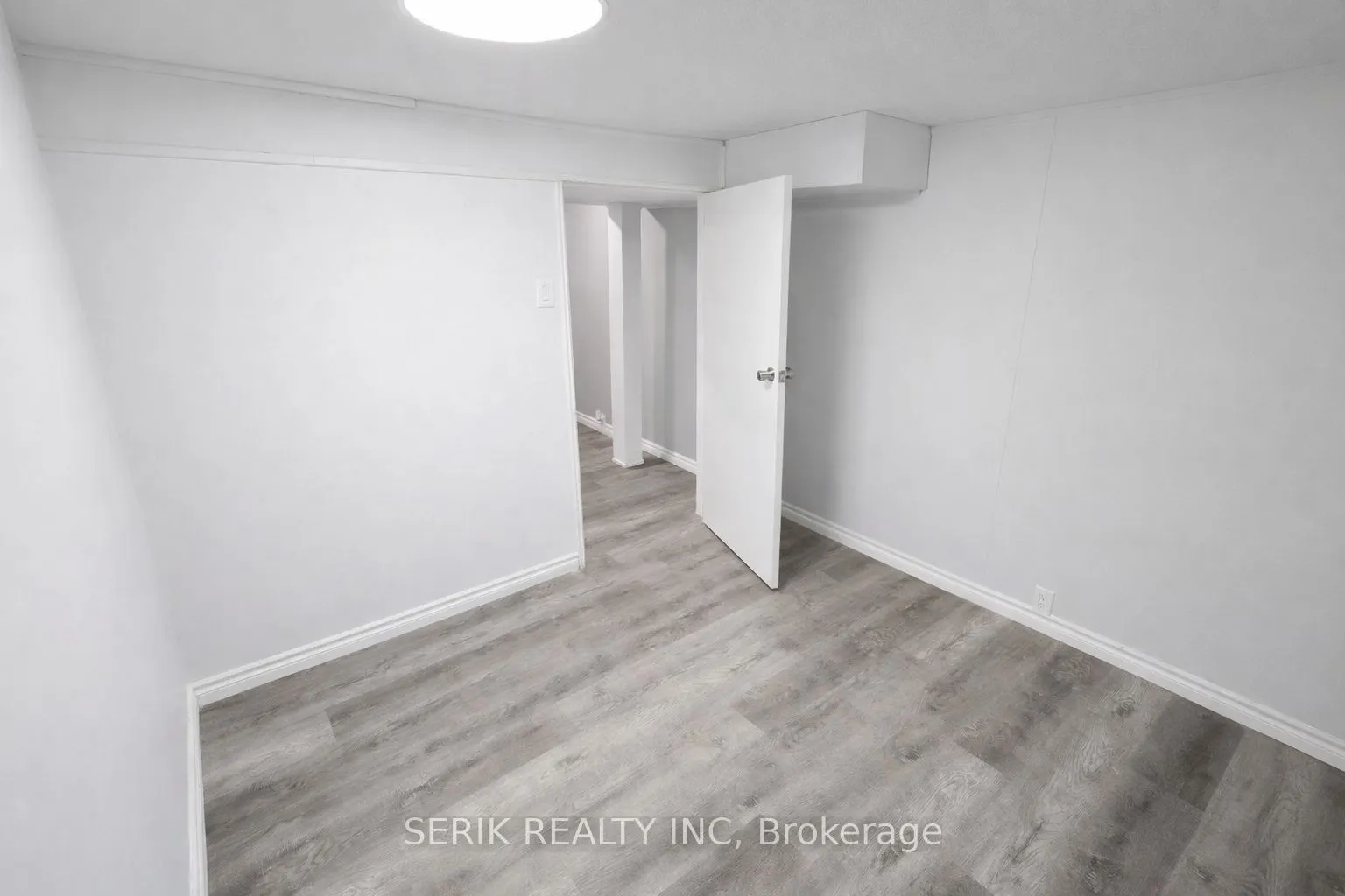 9 Camelot Crescent
