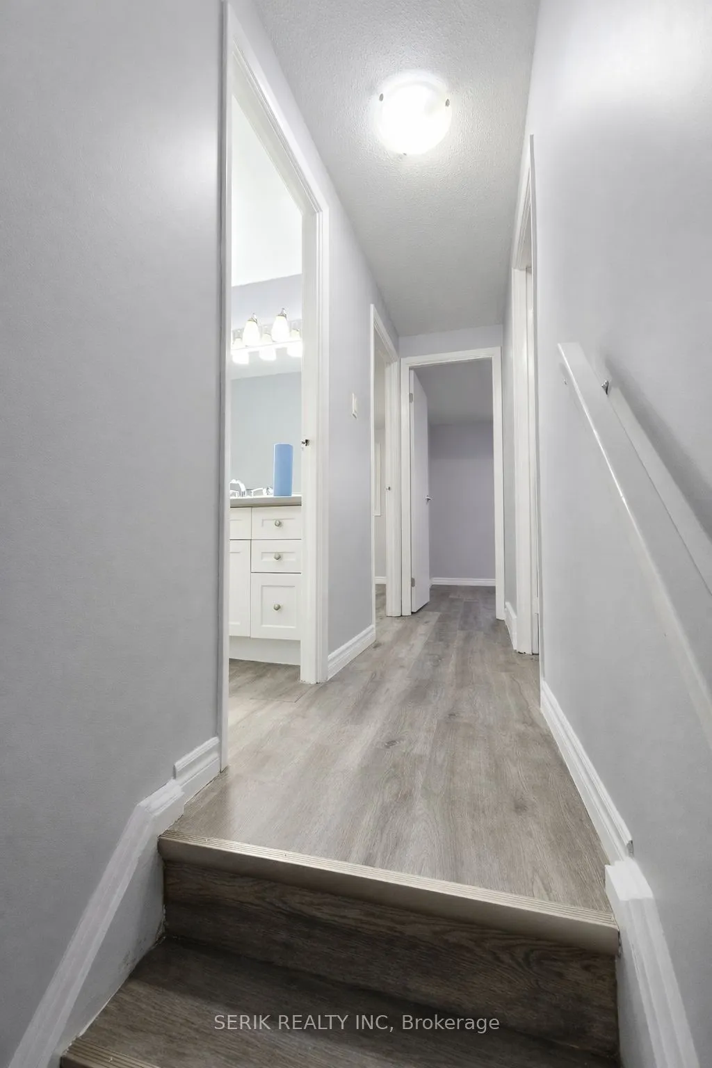 9 Camelot Crescent