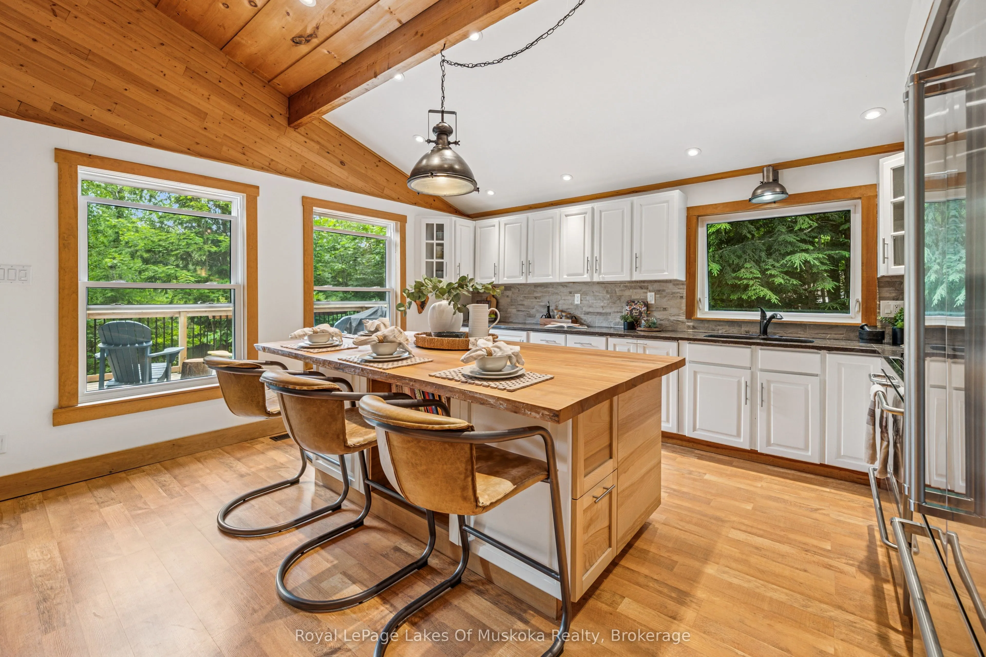 1315 Wolf Circle