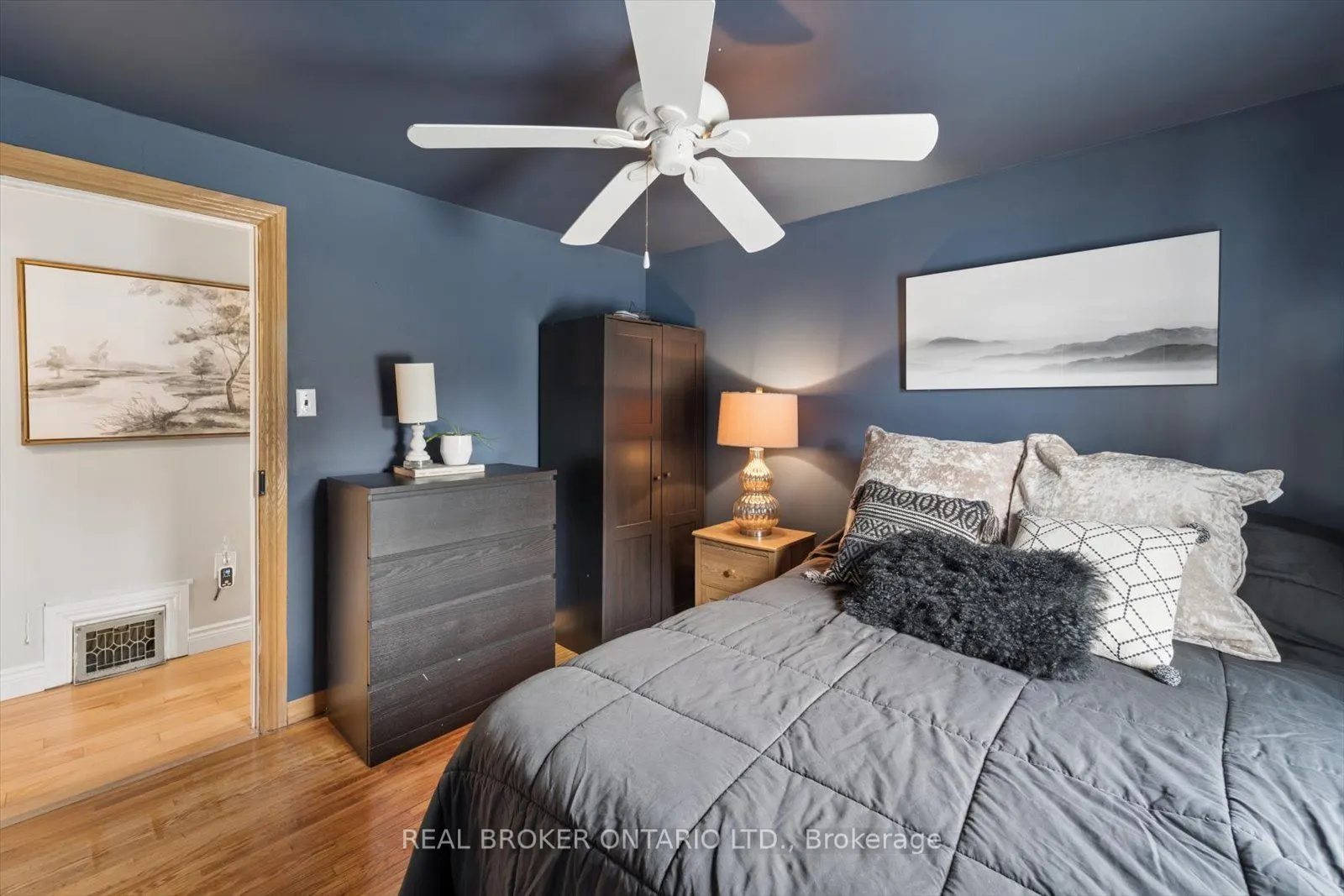 89 Rose Glen Road N