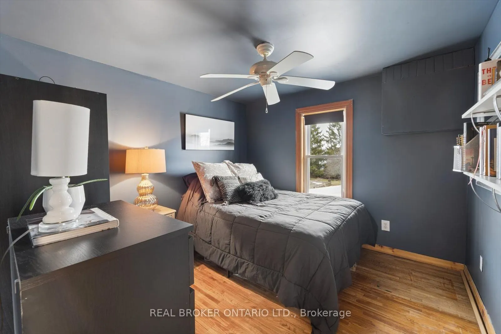 89 Rose Glen Road N