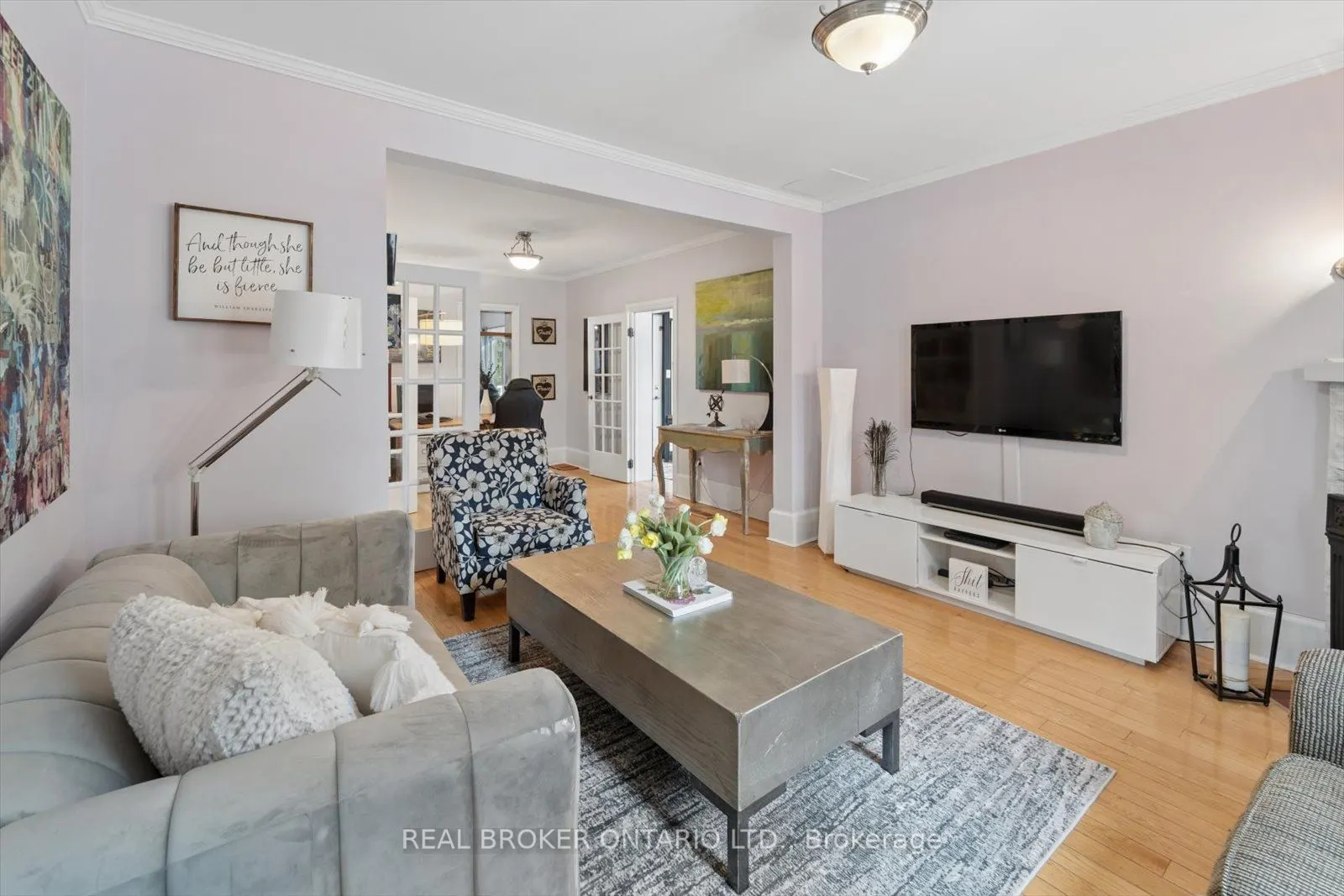89 Rose Glen Road N