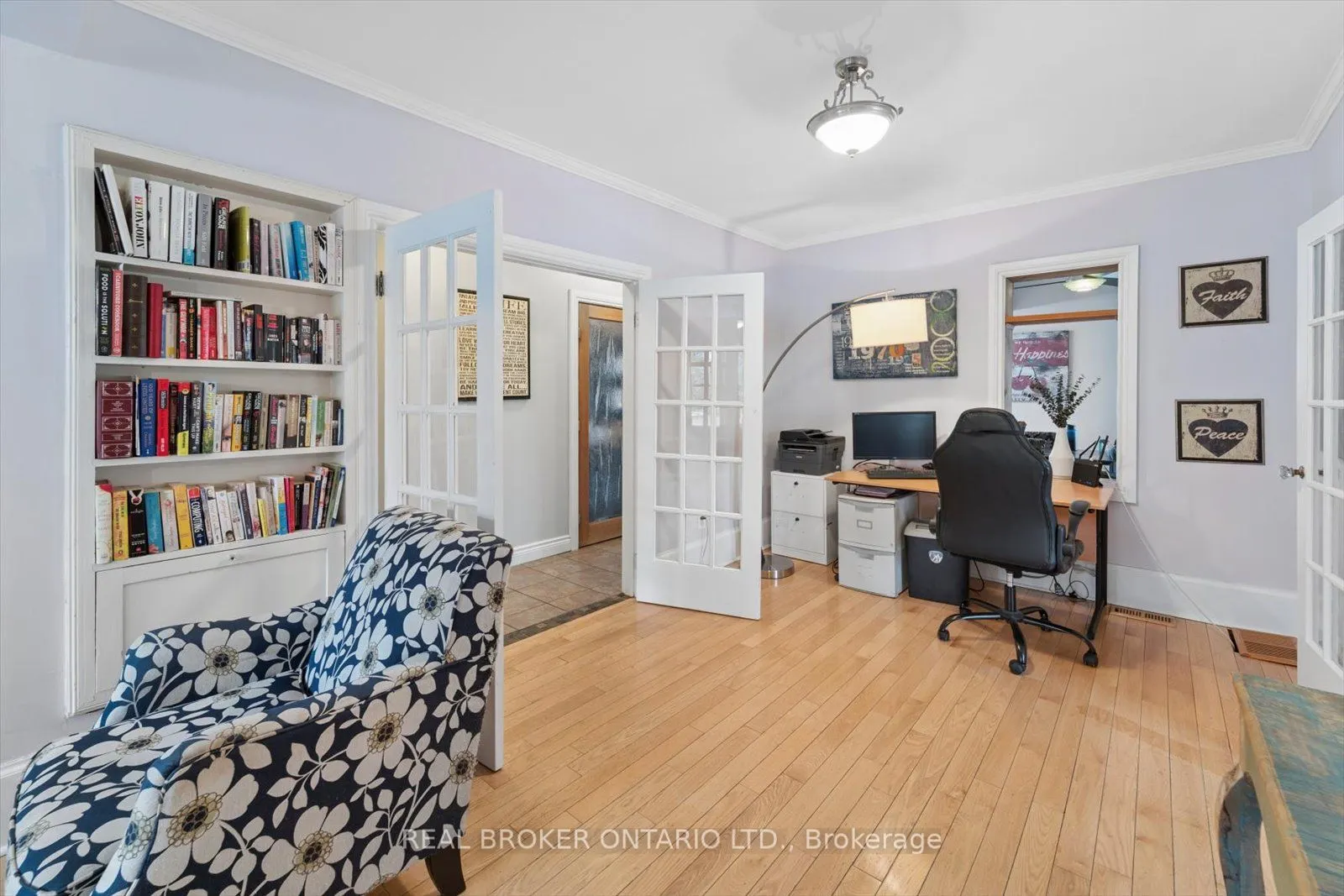 89 Rose Glen Road N