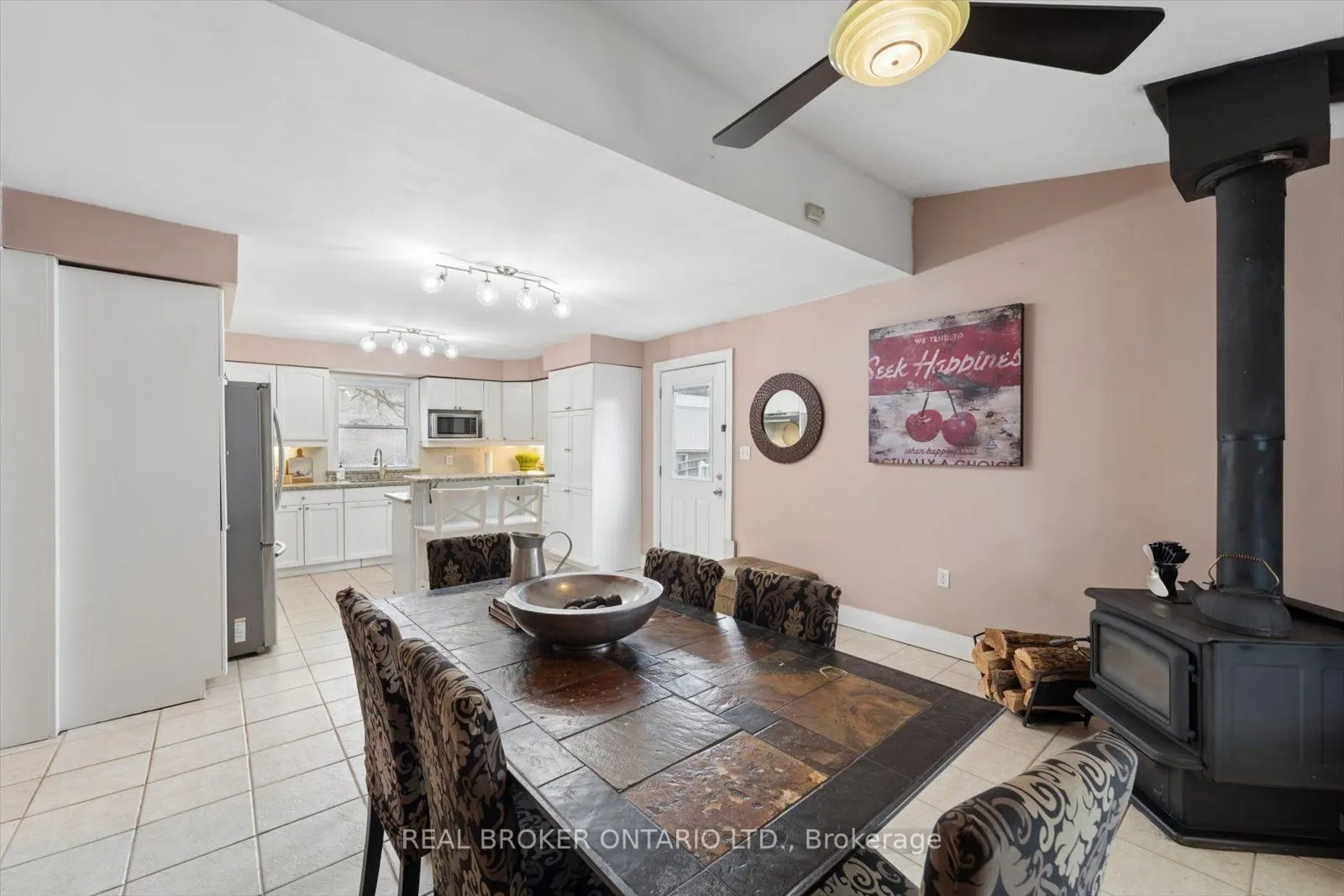 89 Rose Glen Road N