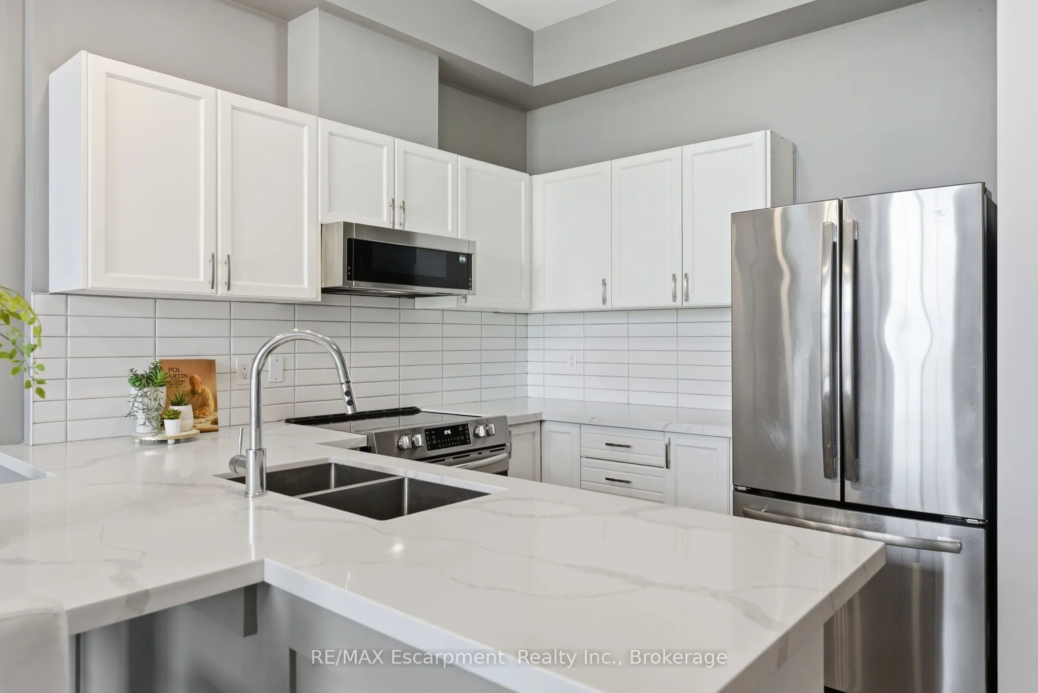 262 DUNDAS Street E #322