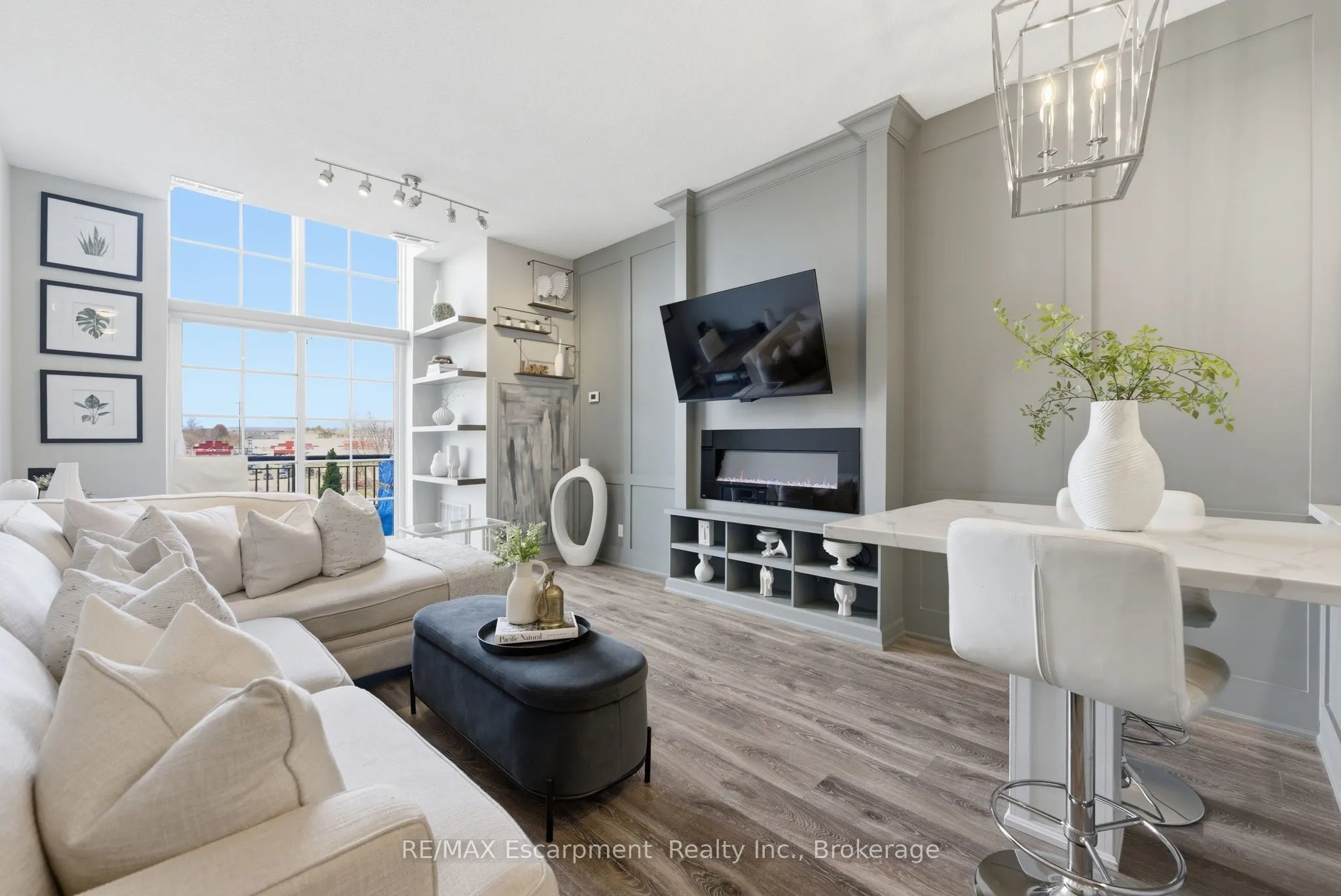 262 DUNDAS Street E #322