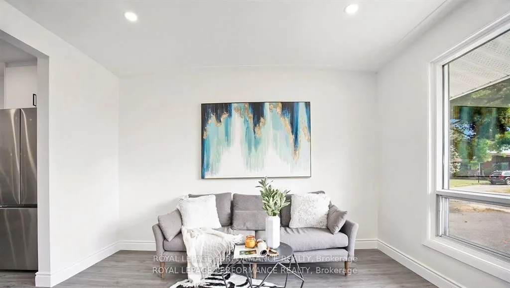 33 Majestic Drive N