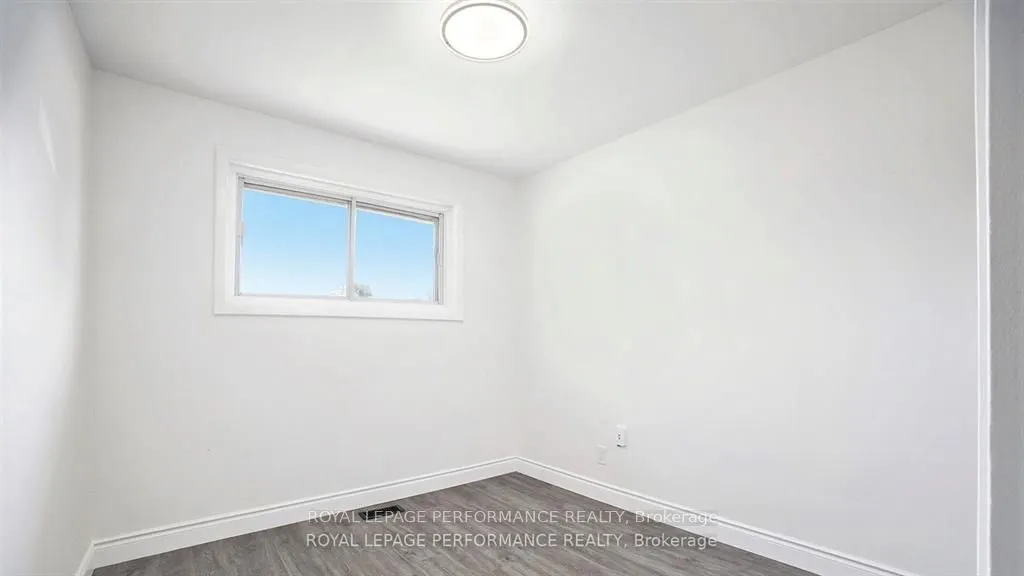 33 Majestic Drive N