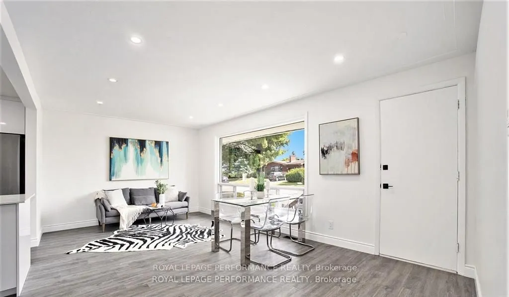 33 Majestic Drive N