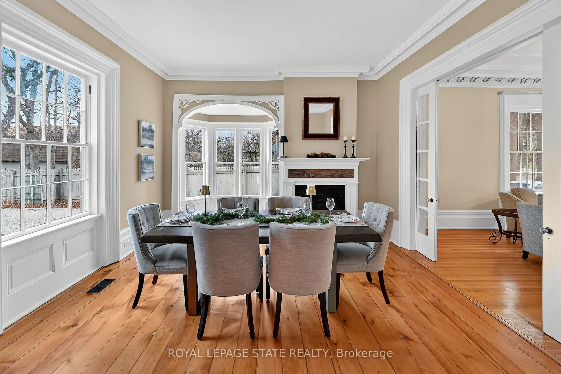 262 Main Street W