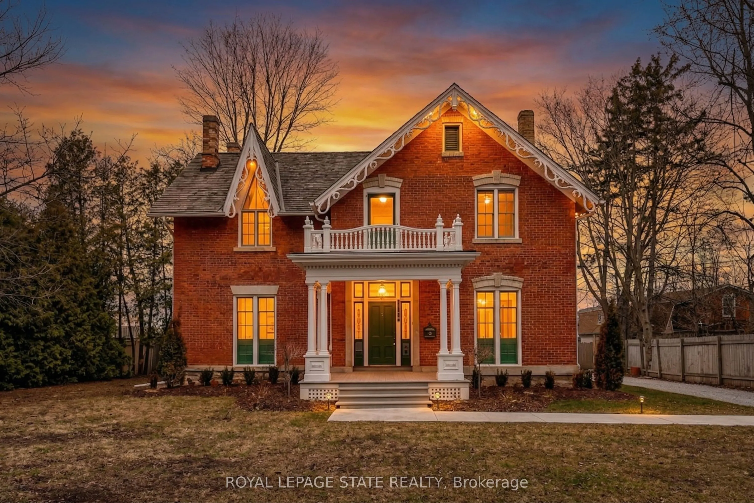 262 Main Street W