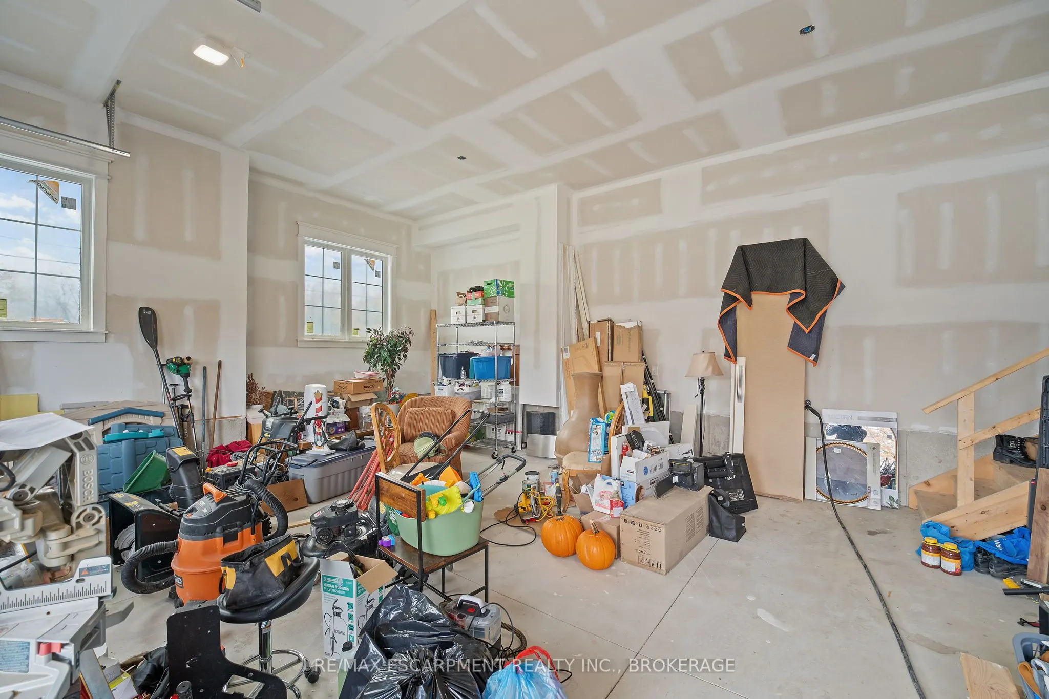 3809 Netherby Road
