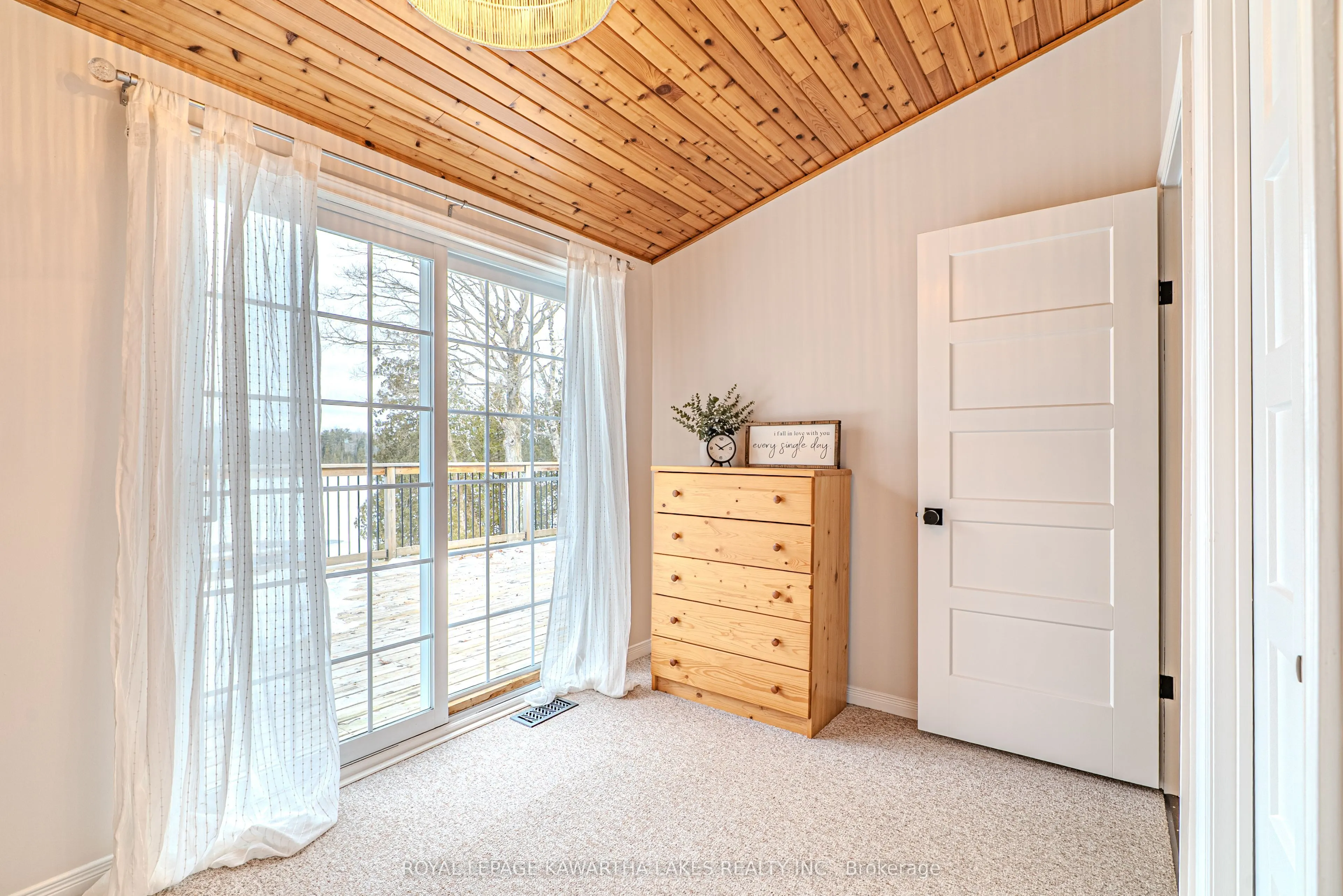 147 Lightning Point Road