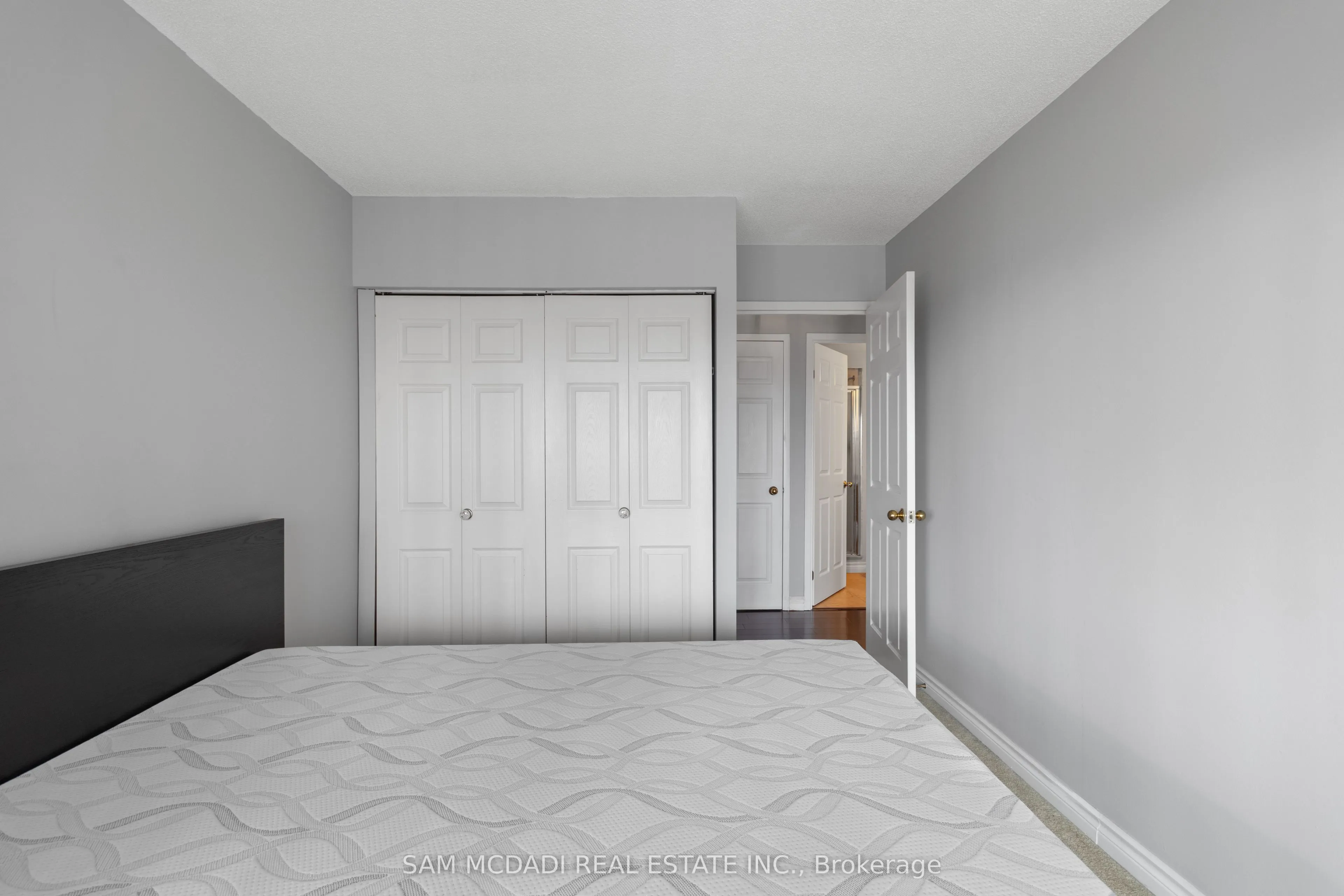 4 Willow Street #807