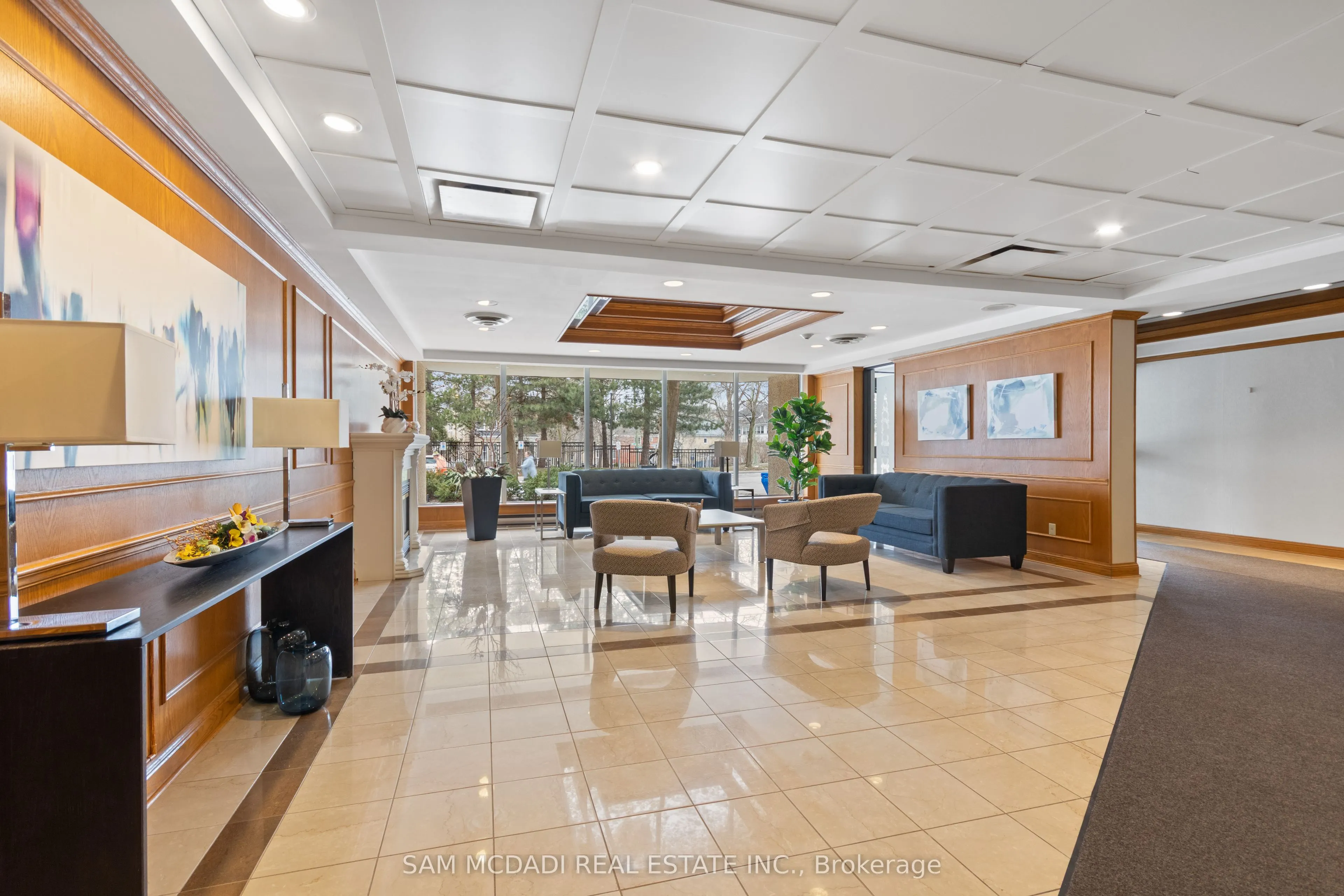 4 Willow Street #807