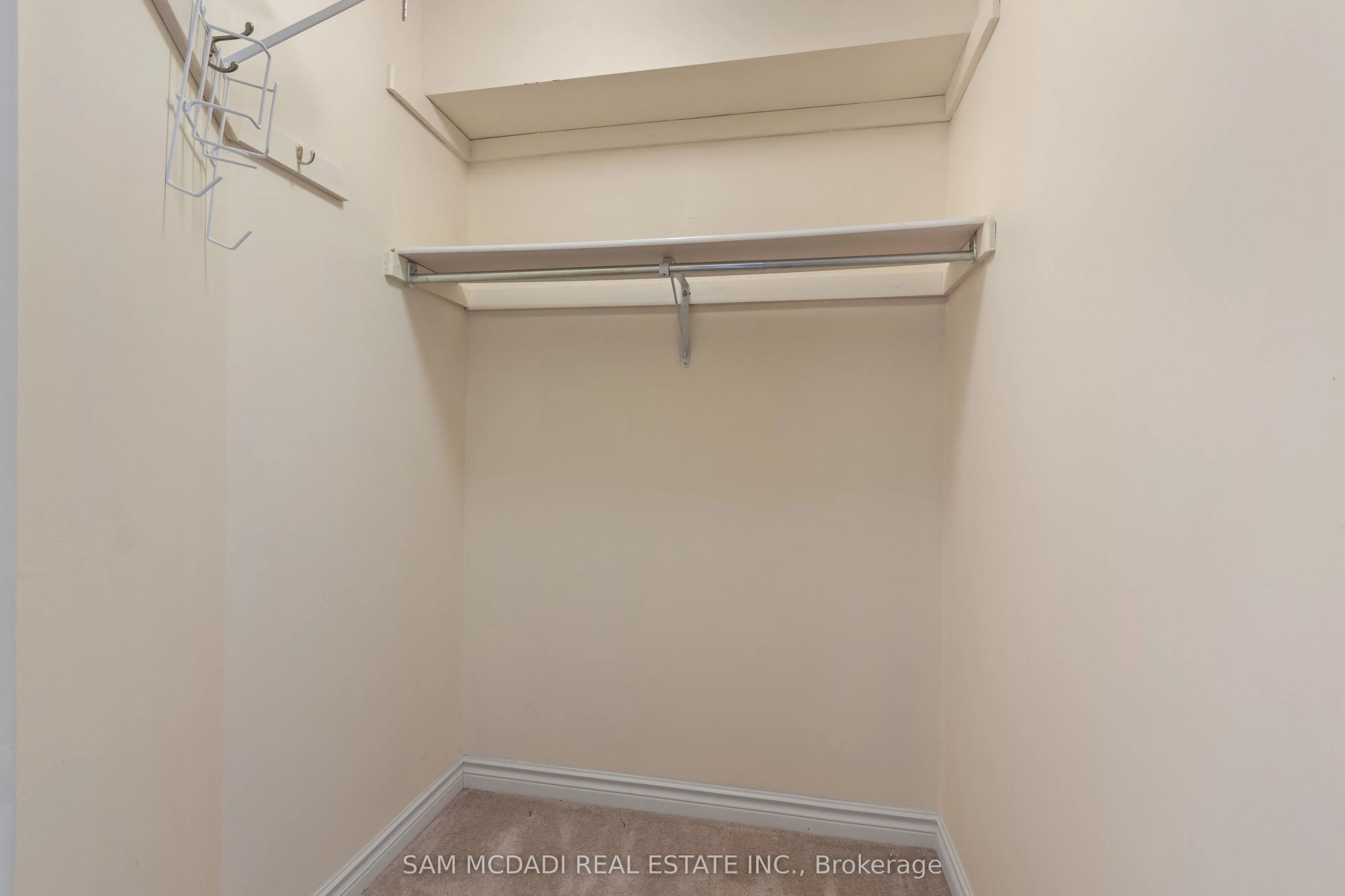 4 Willow Street #807